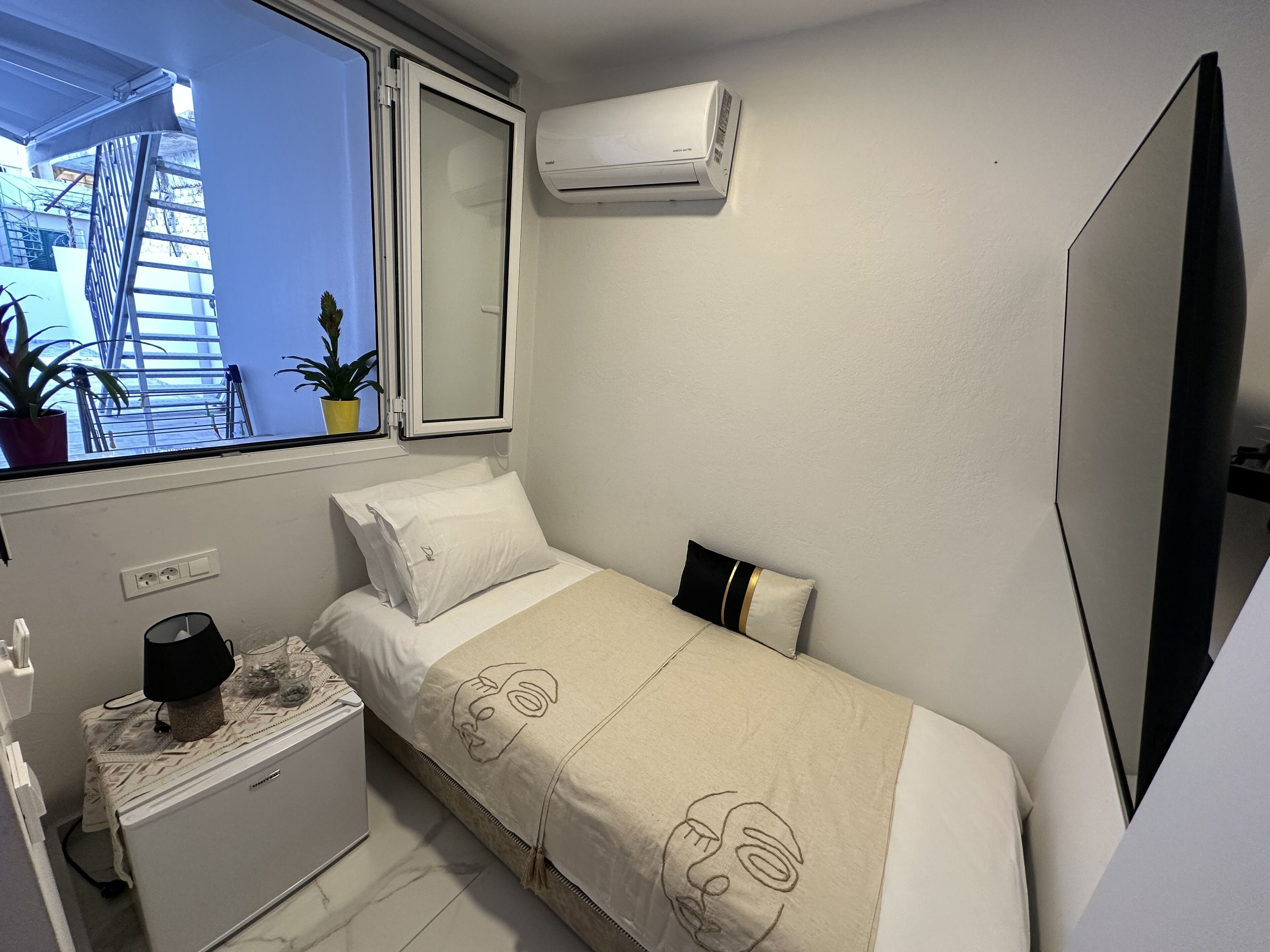 Amina Apartments