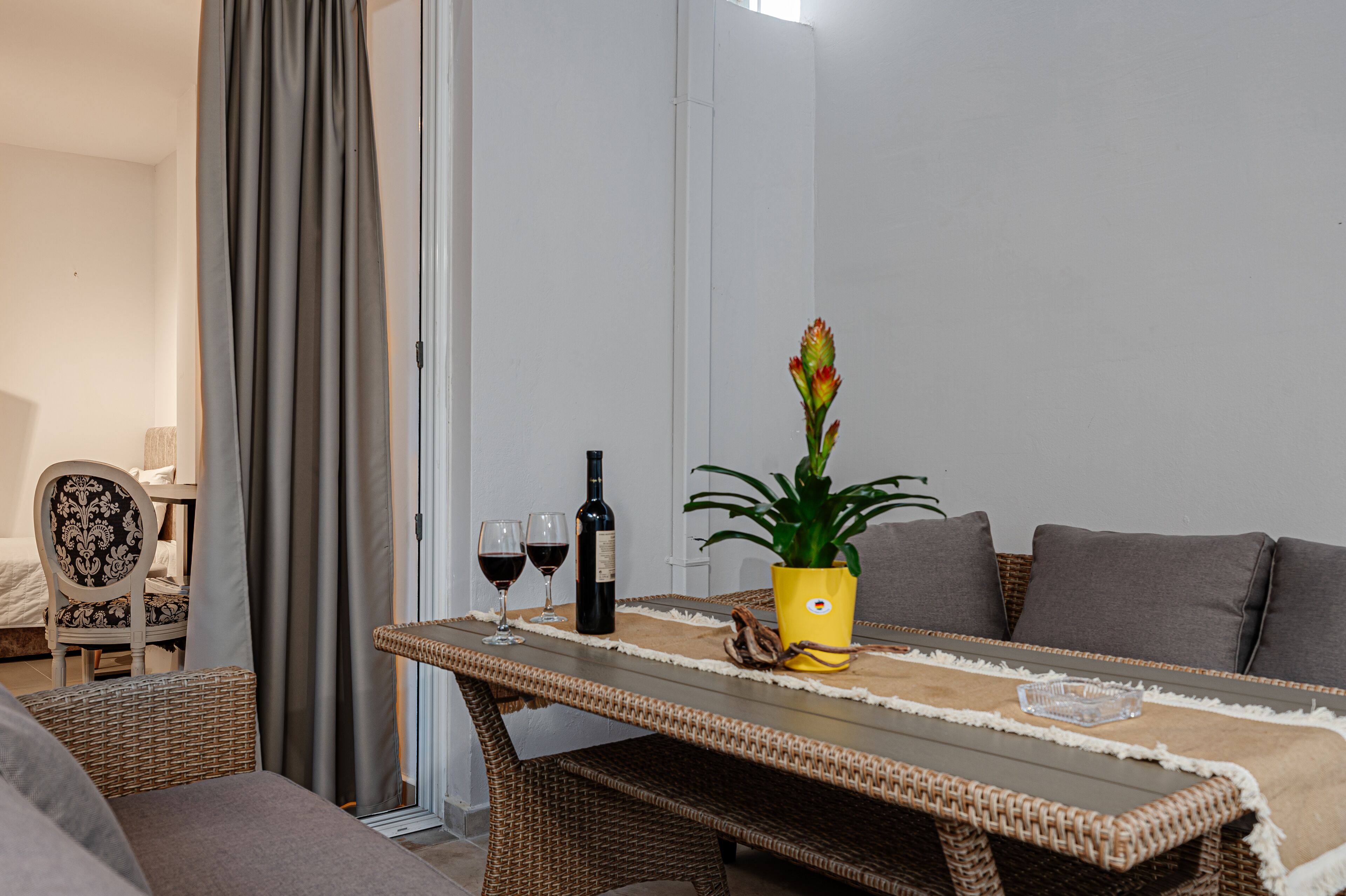 Amina Apartments