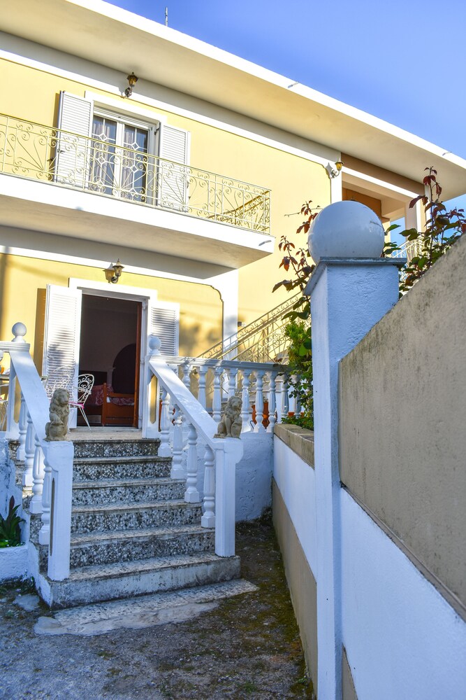 Anemos Holidays House