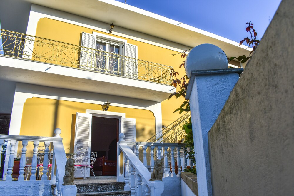 Anemos Holidays House