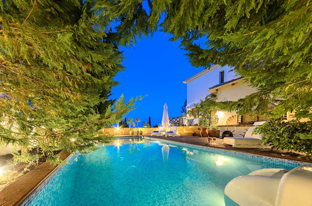 Ark Luxury Villa