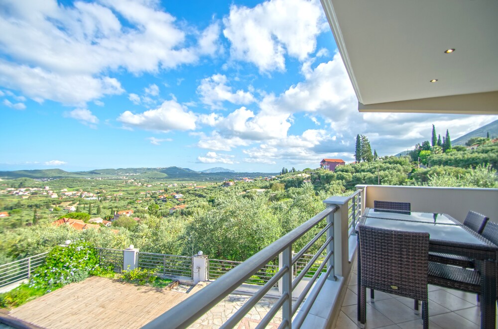 Artemis Oasis Villa