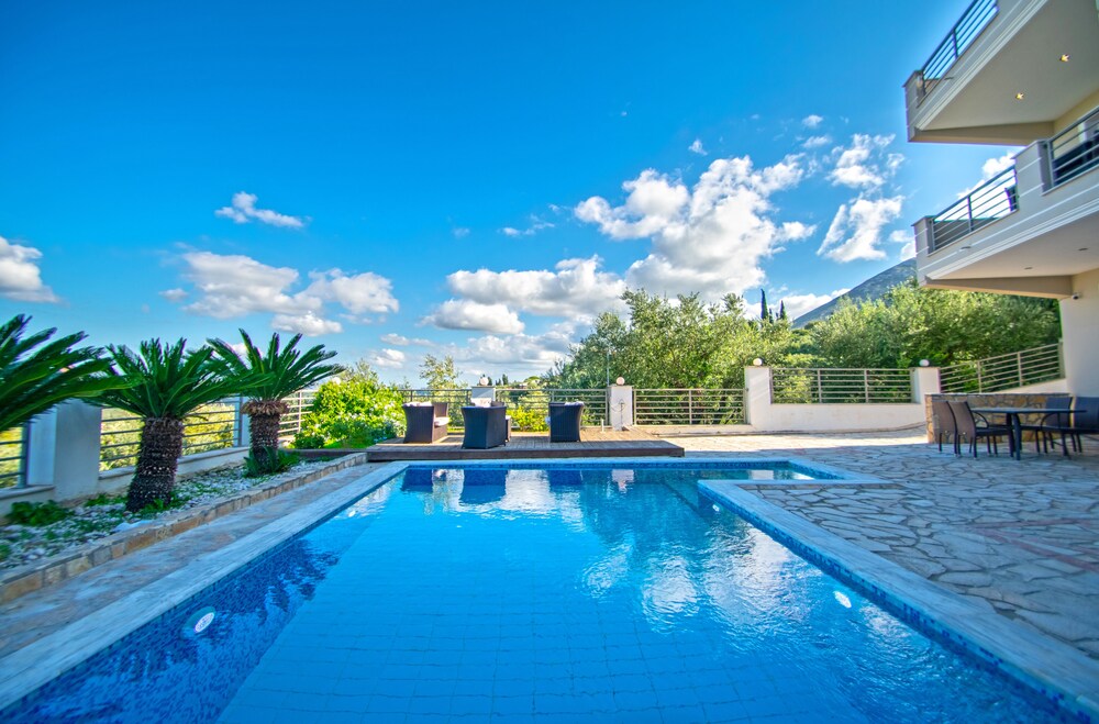 Artemis Oasis Villa