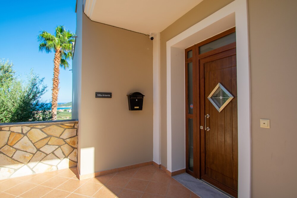 Artemis Oasis Villa