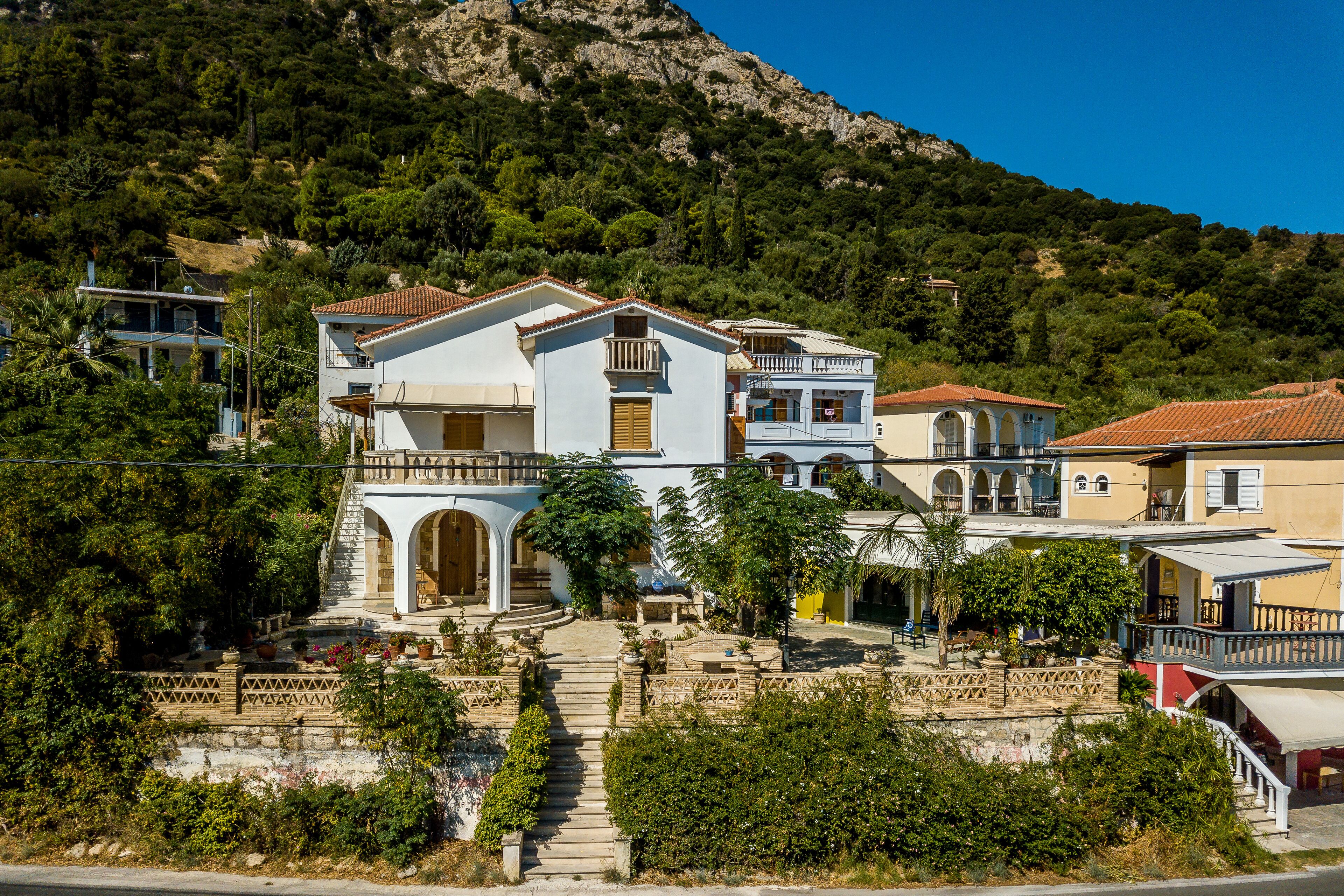 Blue Horizon Studios & Apartments