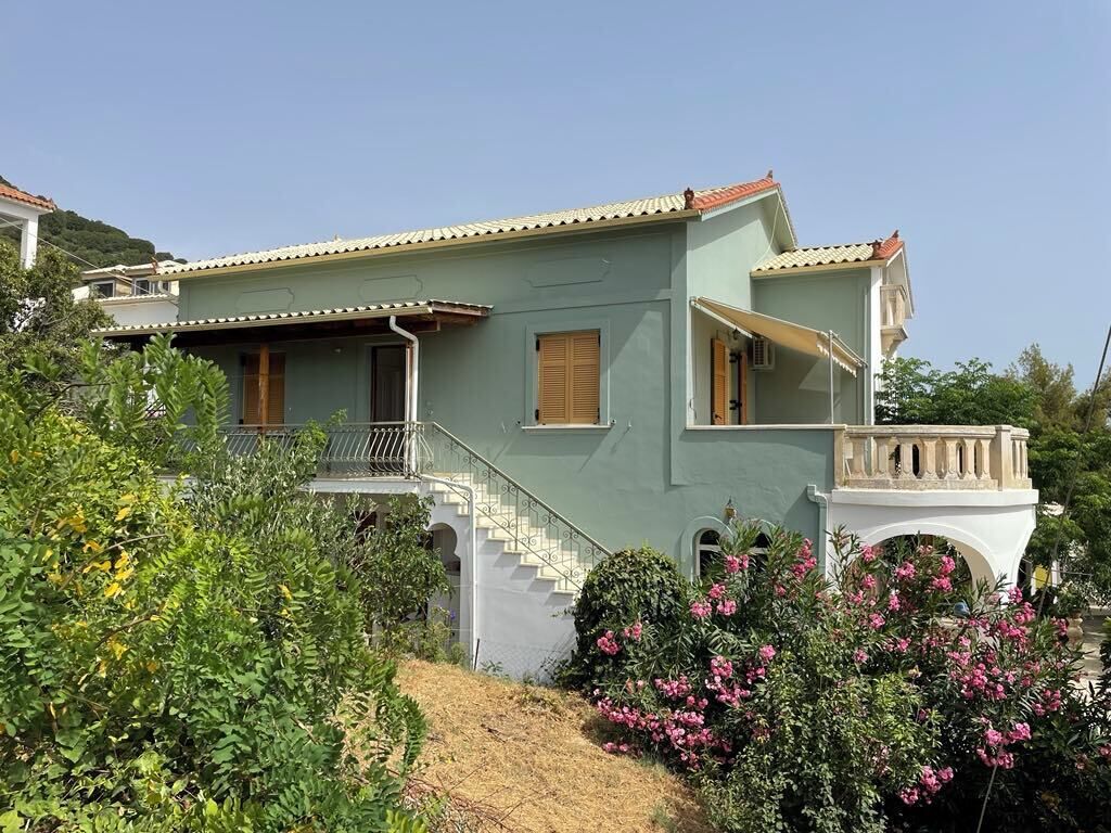 Blue Horizon Studios & Apartments