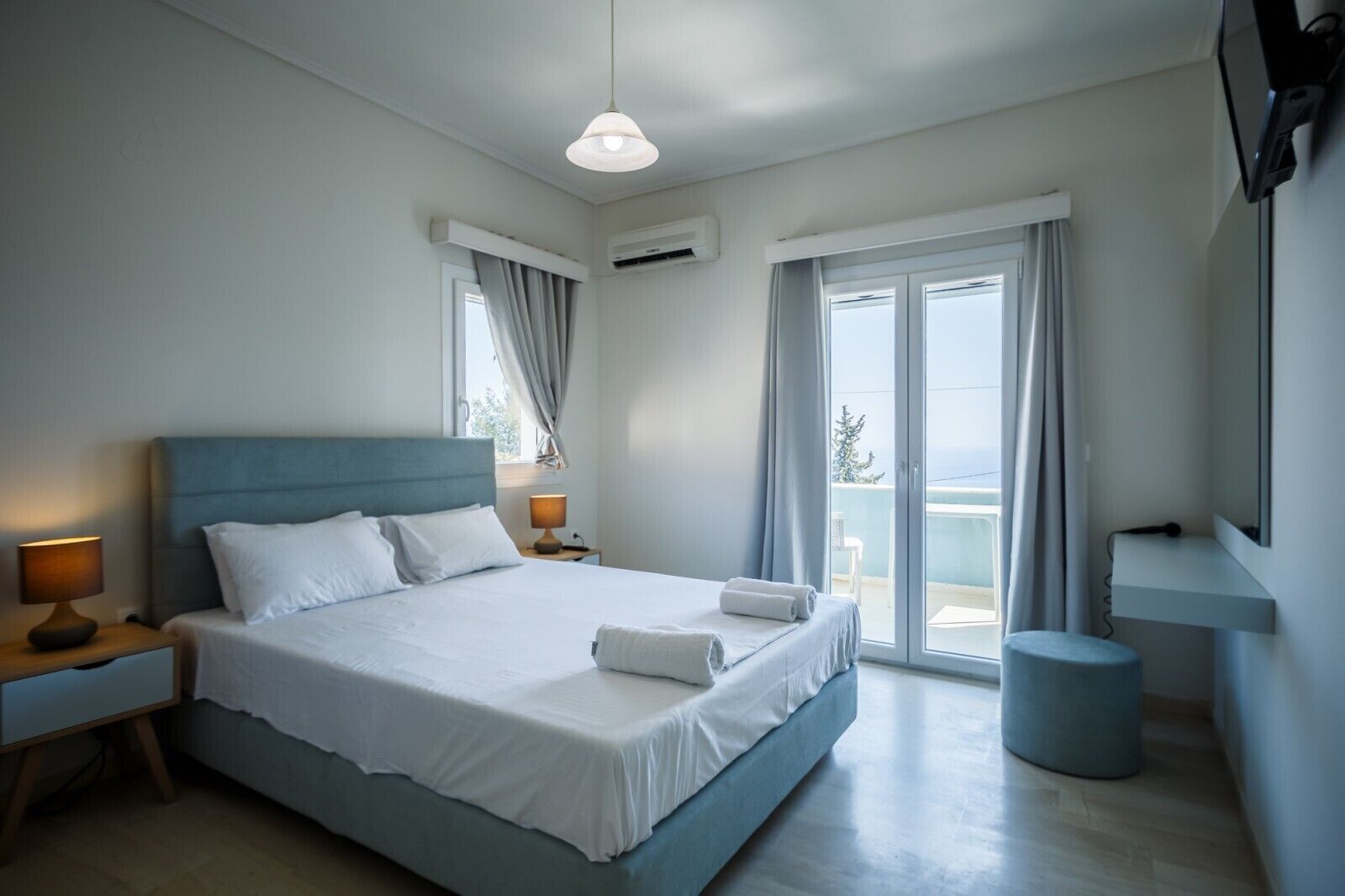 Blue Horizon Studios & Apartments