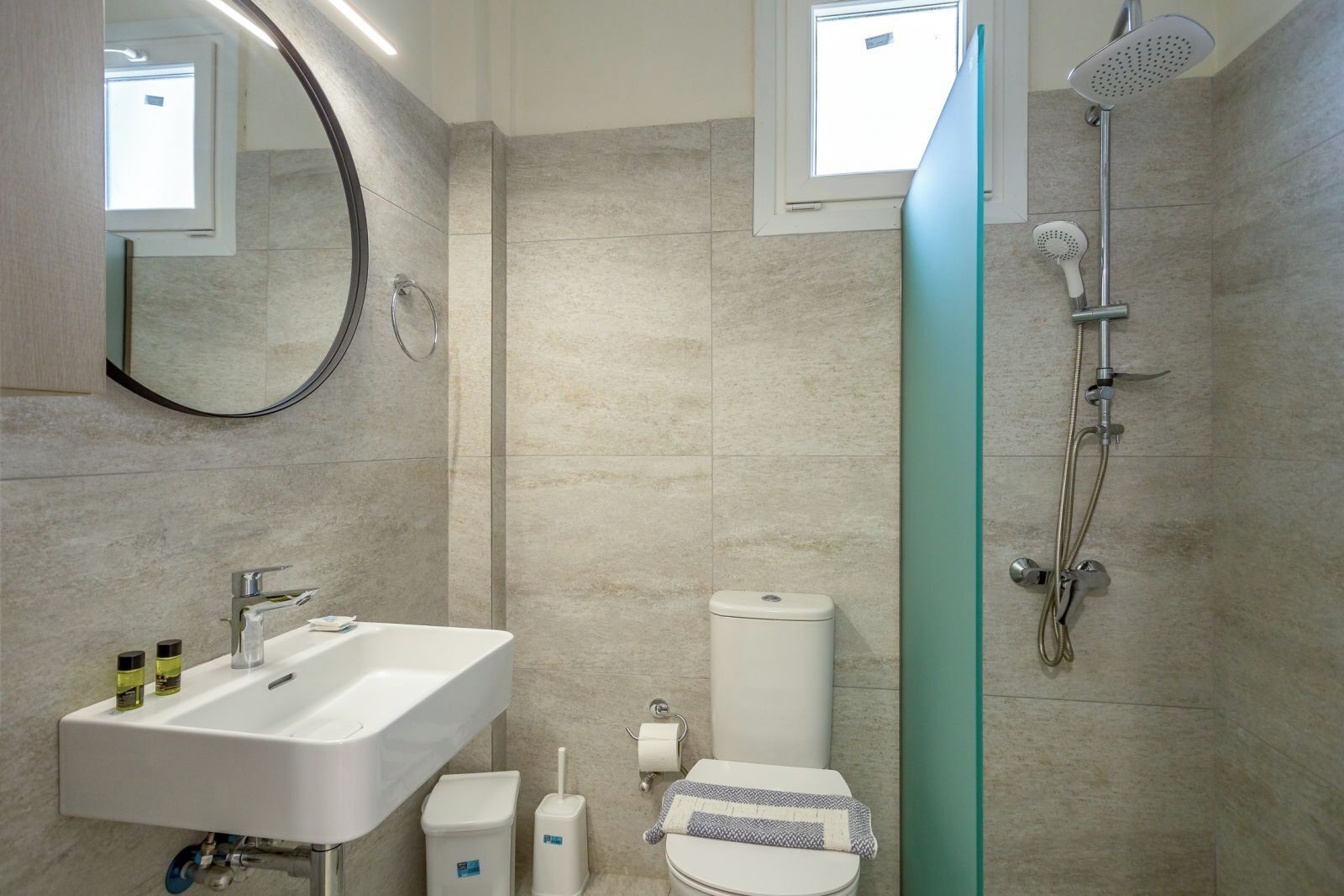 Blue Horizon Studios & Apartments