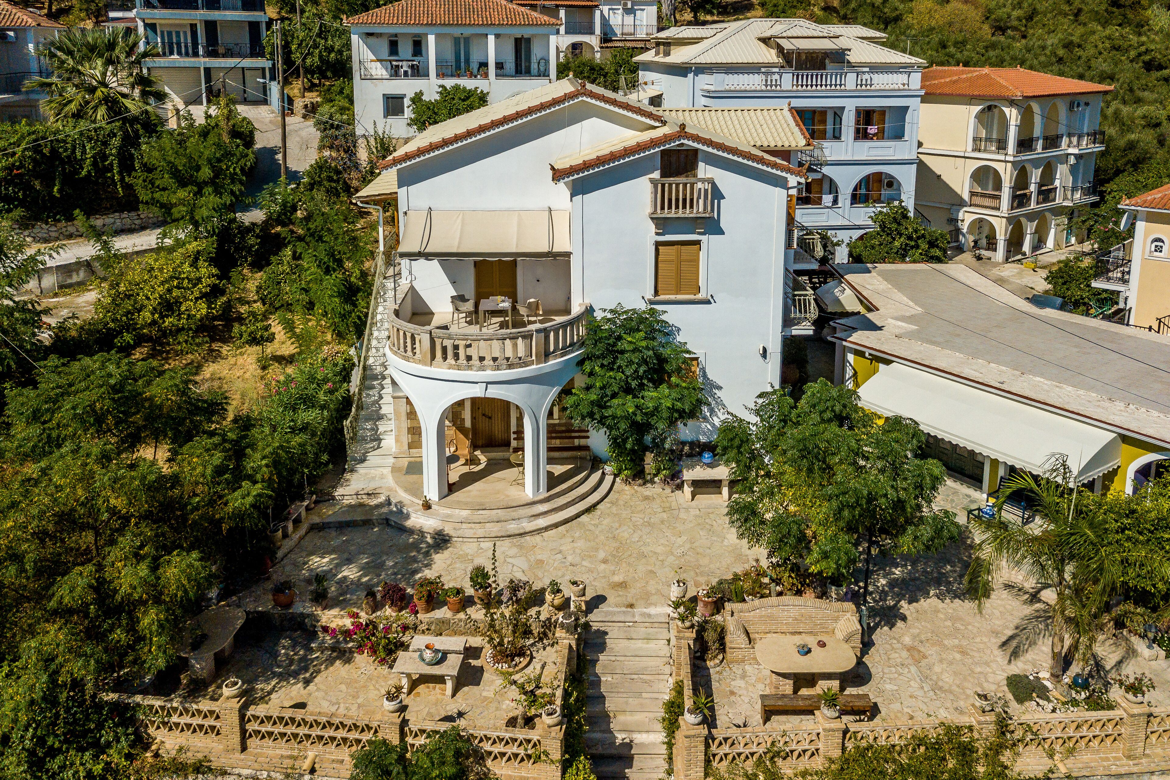 Blue Horizon Studios & Apartments