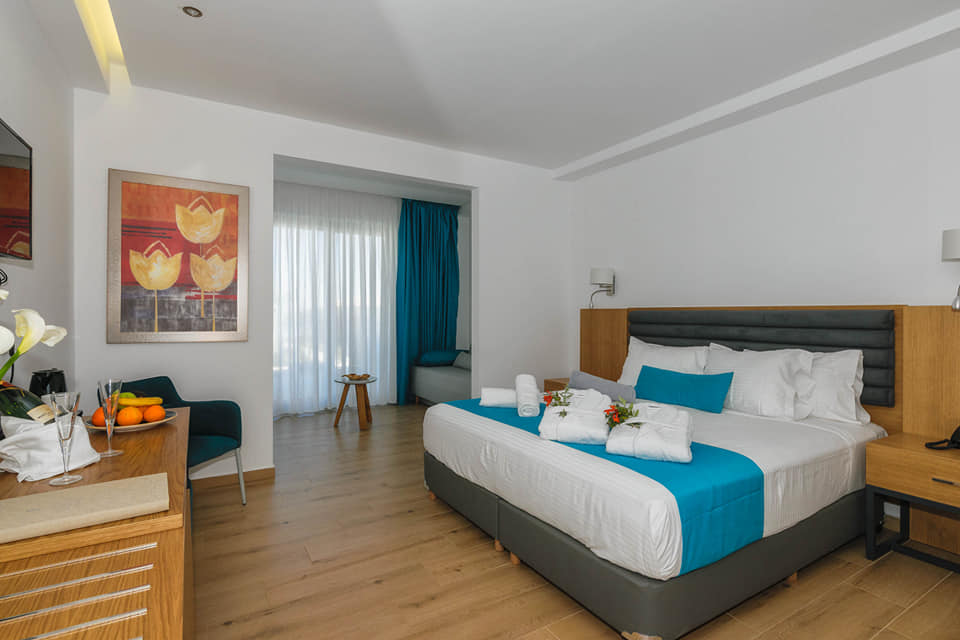 Cavo Orient Beach Hotel