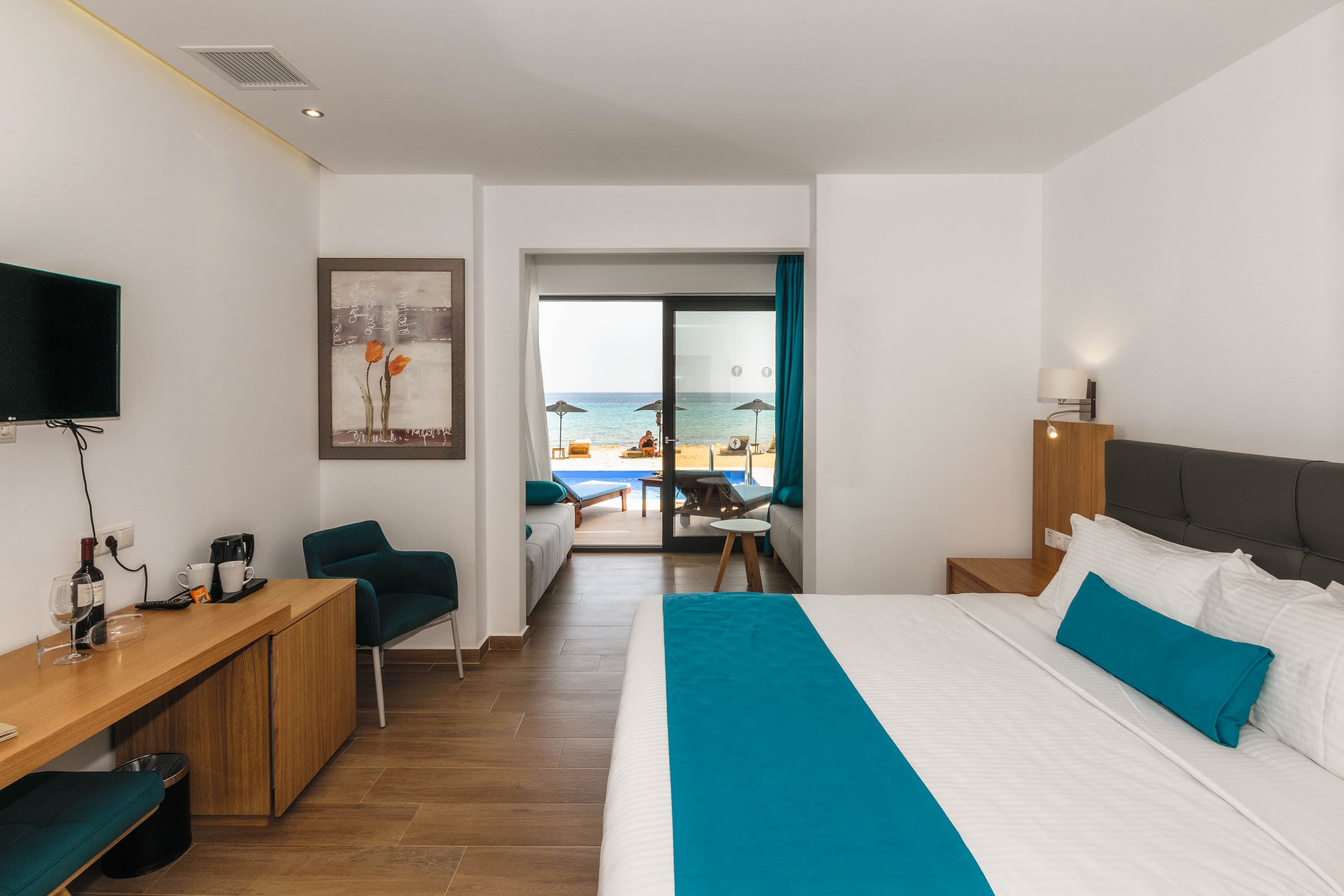 Cavo Orient Beach Hotel