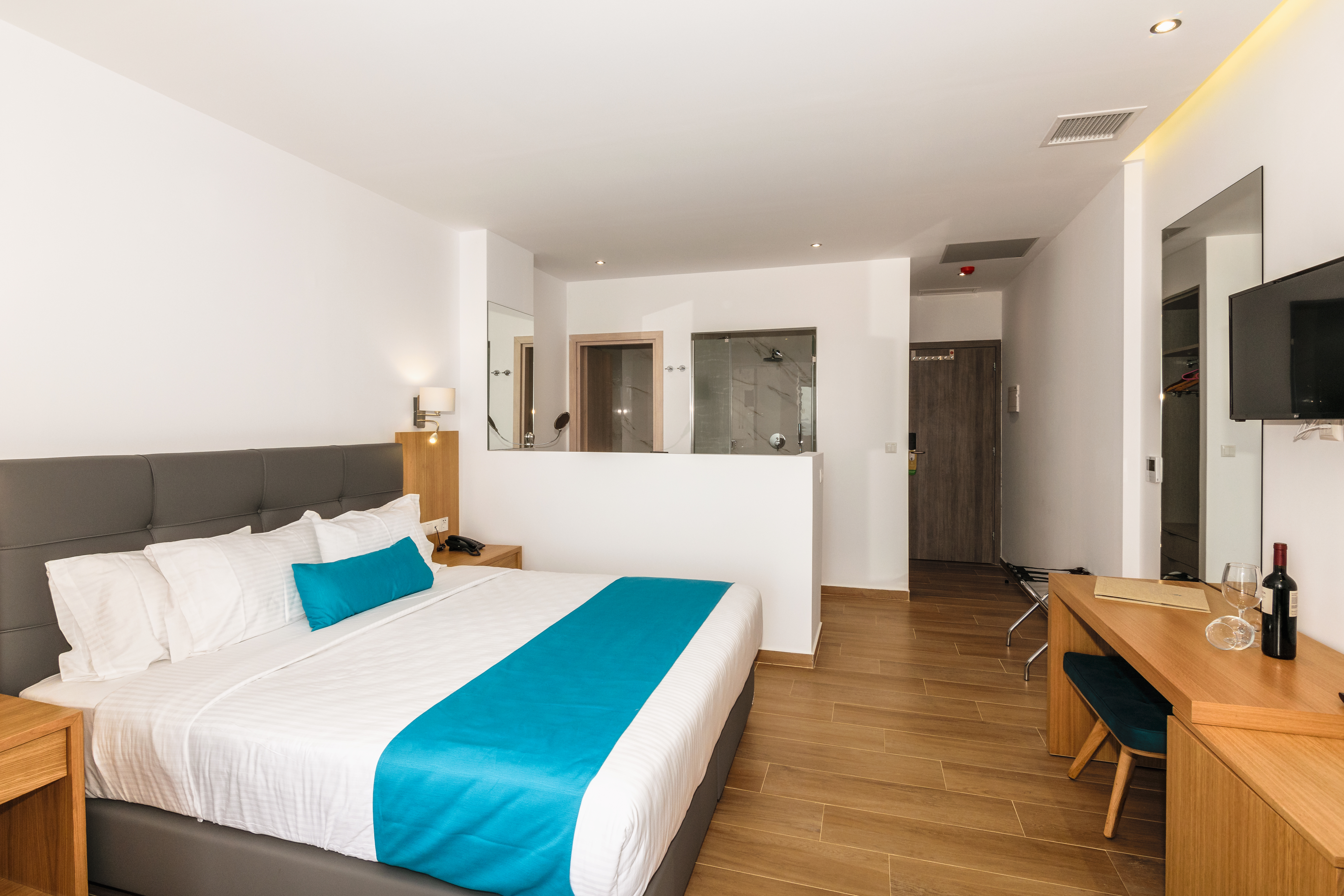 Cavo Orient Beach Hotel
