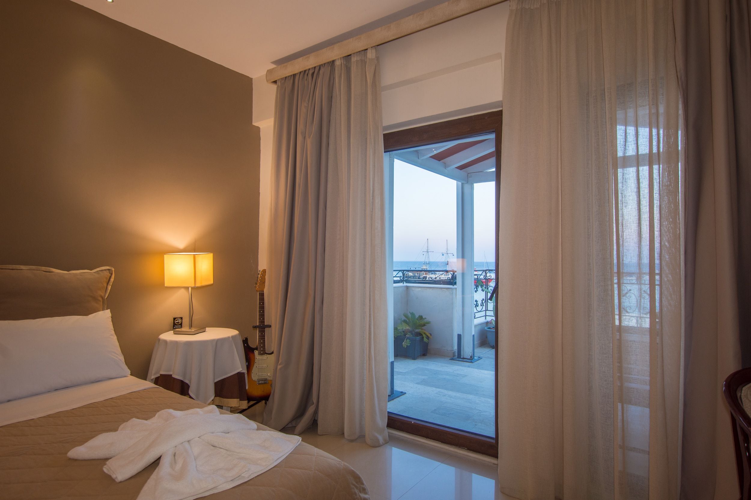 Dali Luxury Rooms
