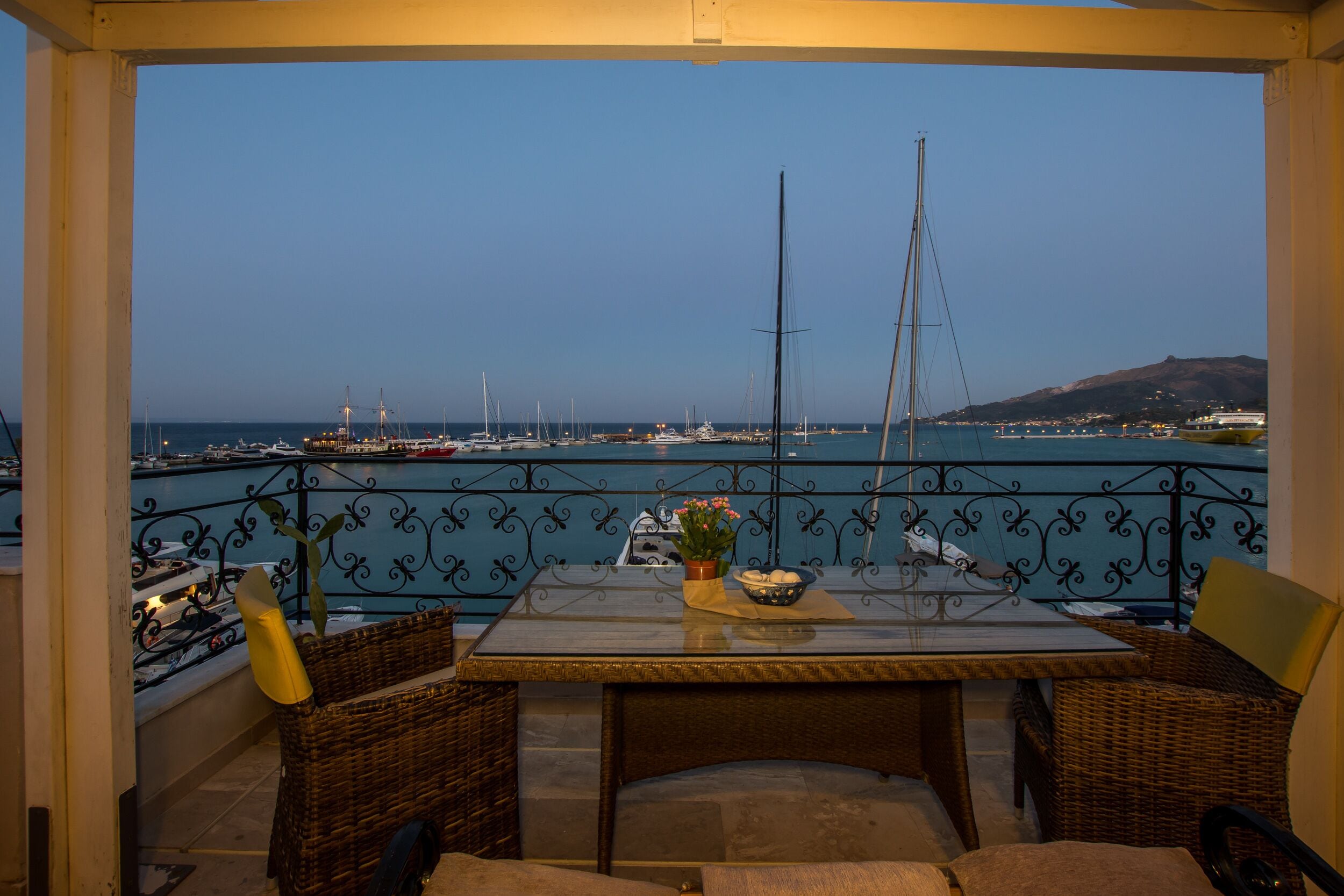 Dali Luxury Rooms