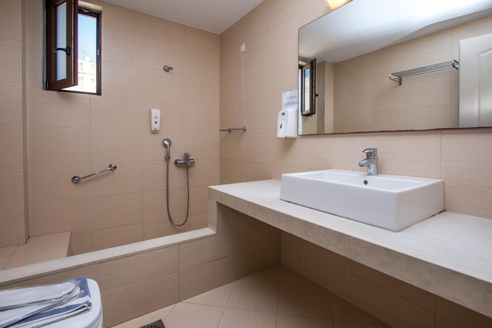 Dali Luxury Rooms