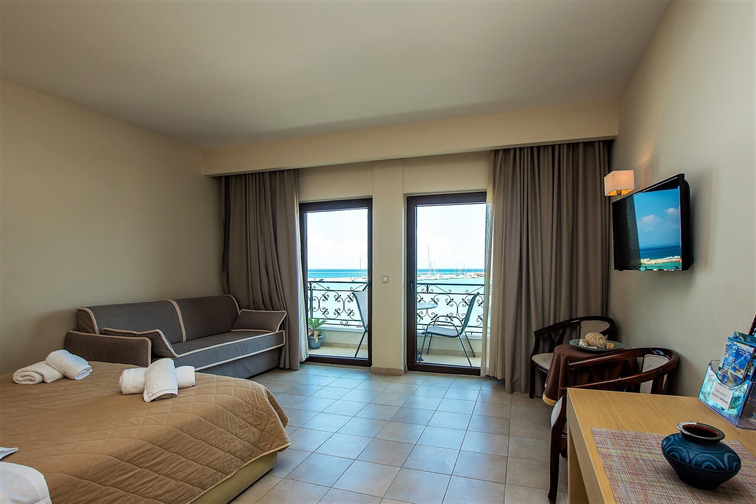 Dali Luxury Rooms