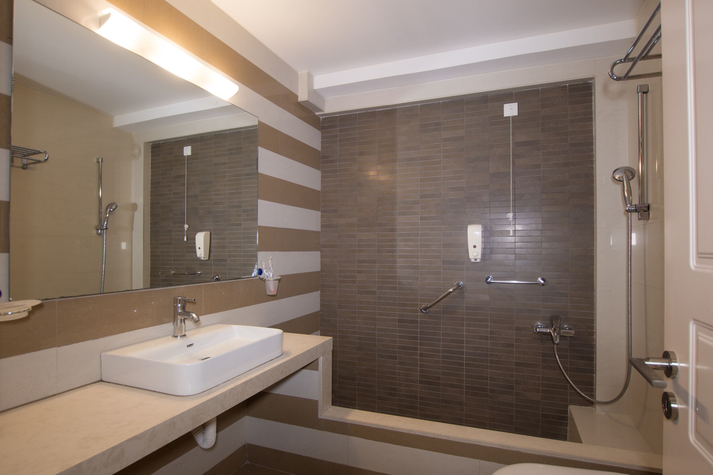 Dali Luxury Rooms