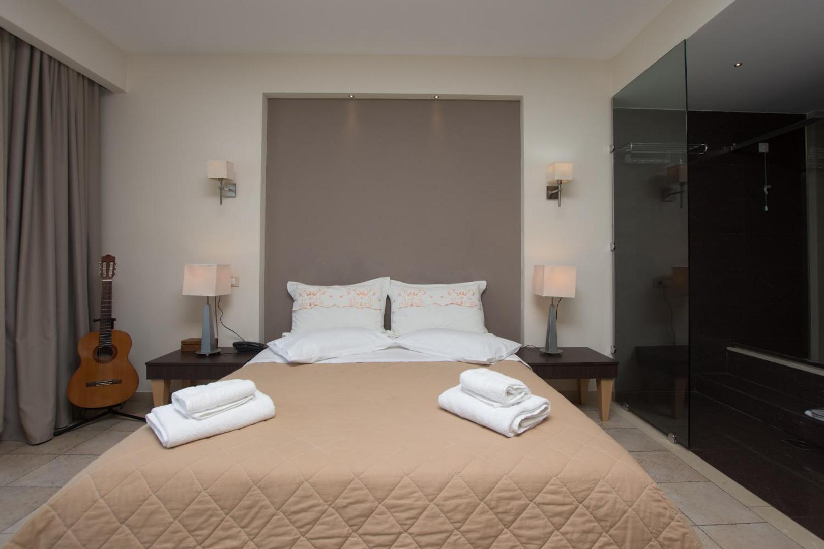 Dali Luxury Rooms