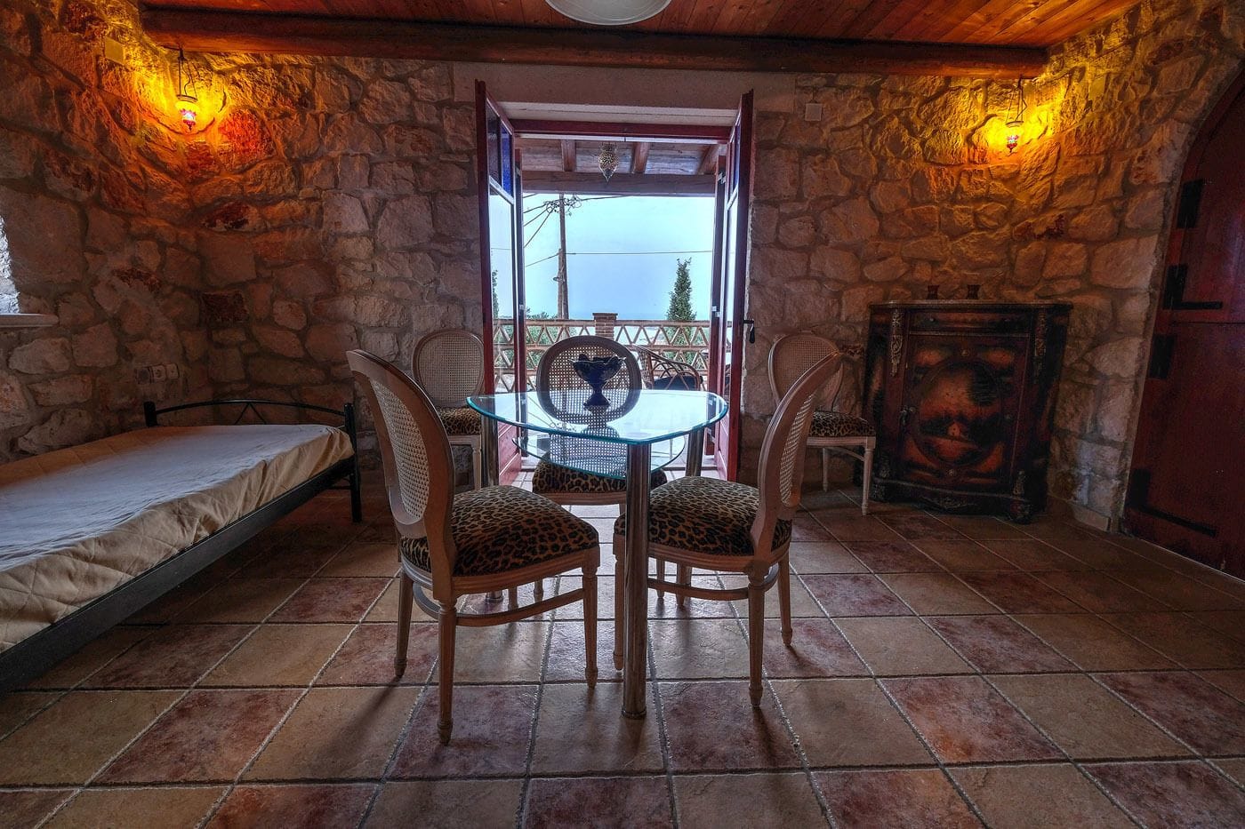 Diamond Suites