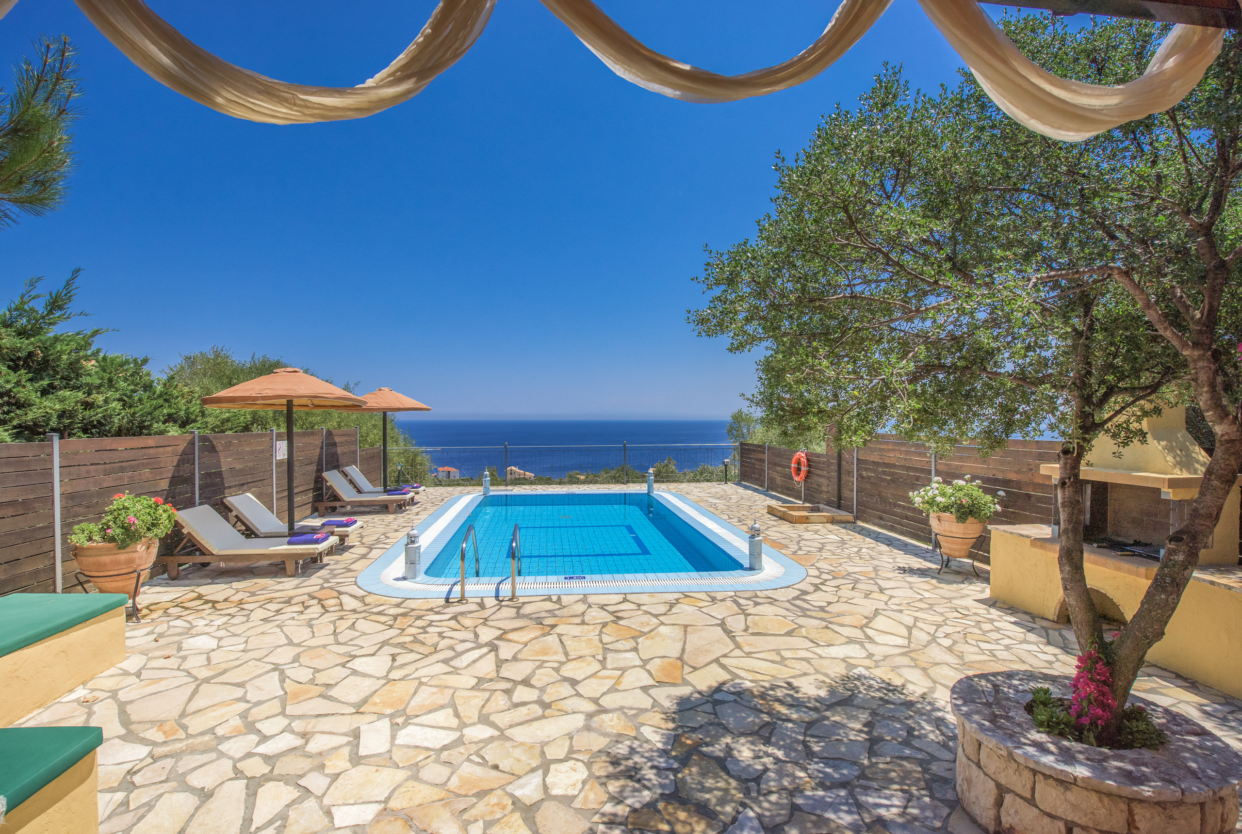 Emerald Villas & Suites