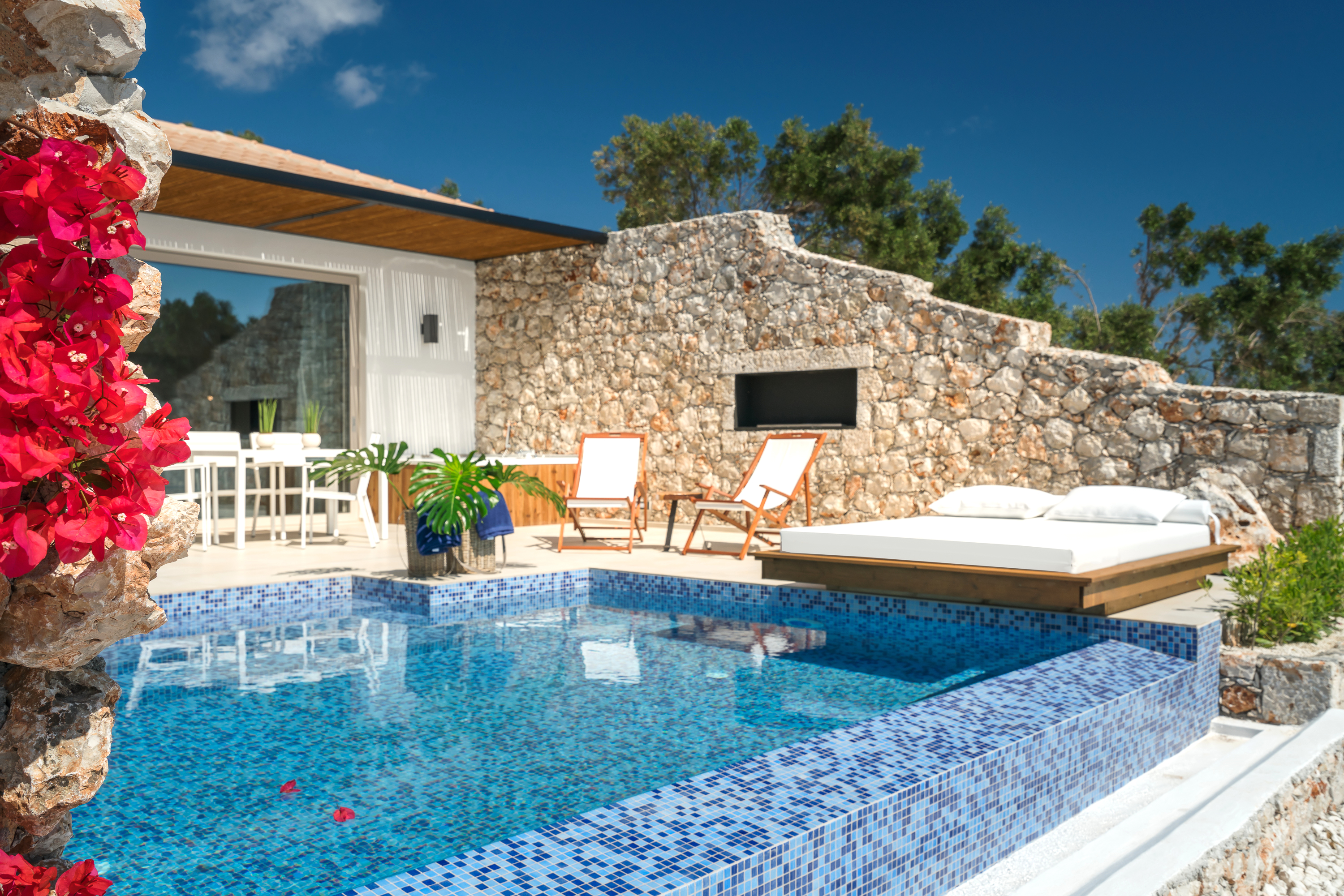 Emerald Villas & Suites