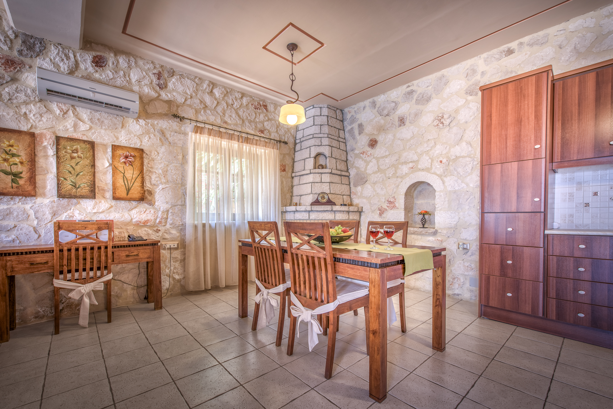 Emerald Villas & Suites