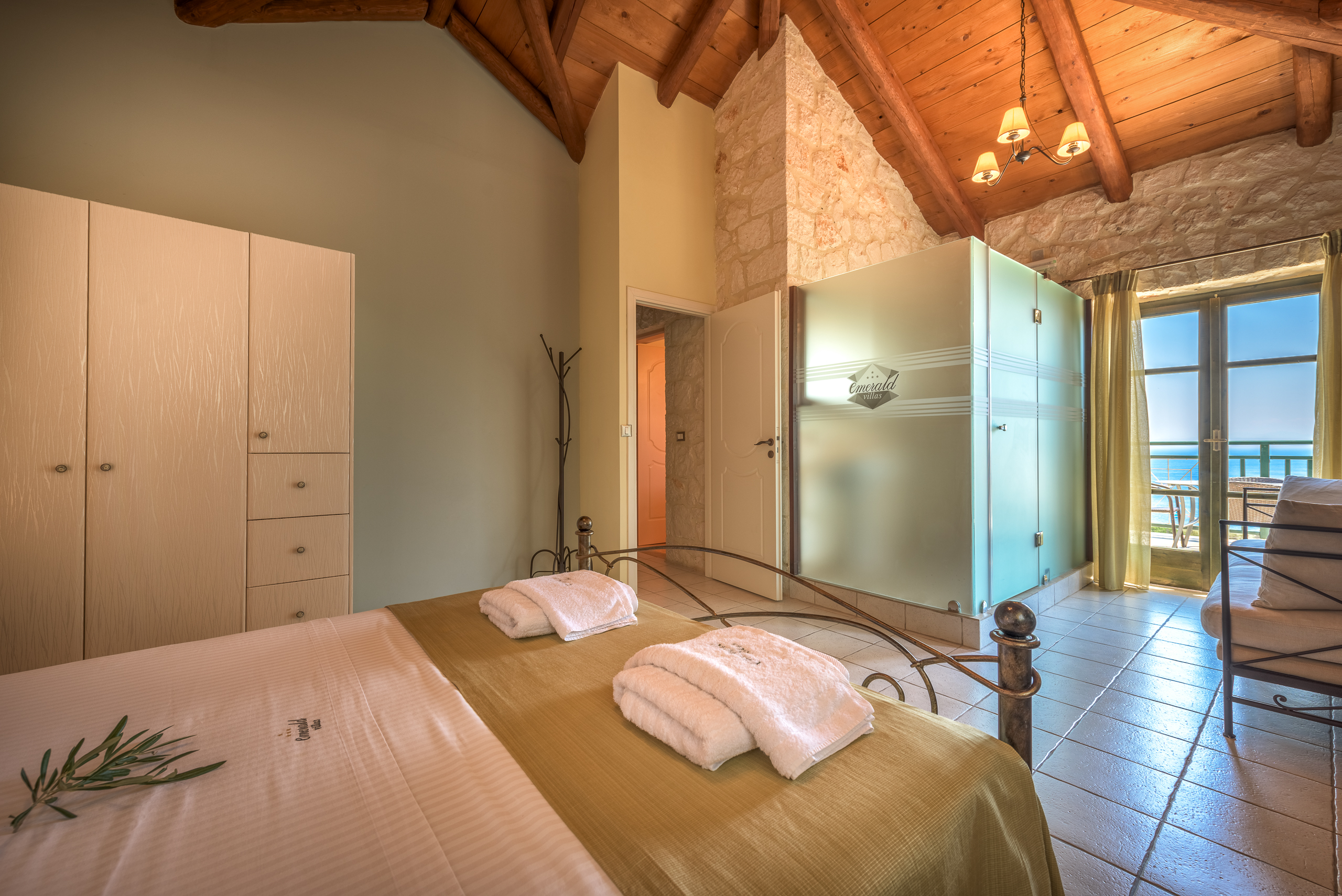 Emerald Villas & Suites