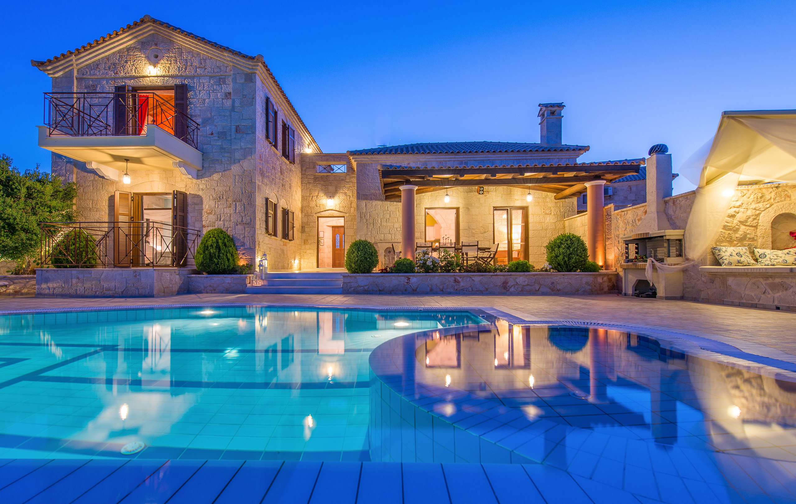 Emerald Villas & Suites