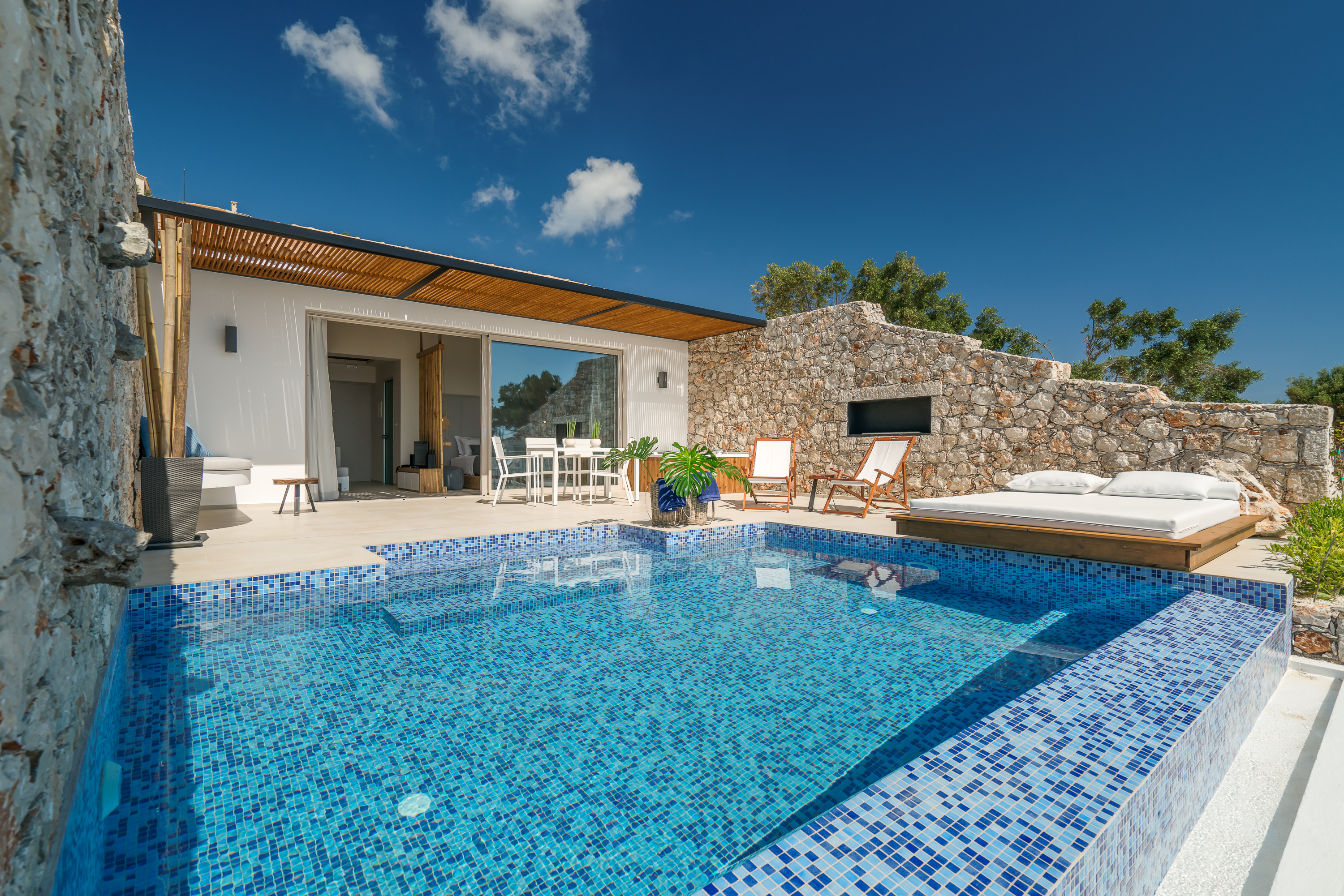Emerald Villas & Suites