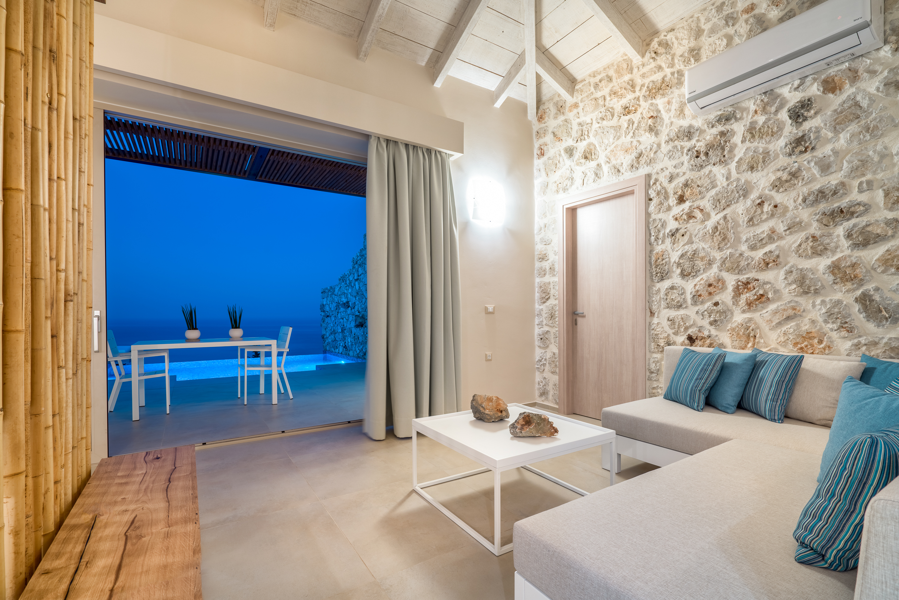 Emerald Villas & Suites