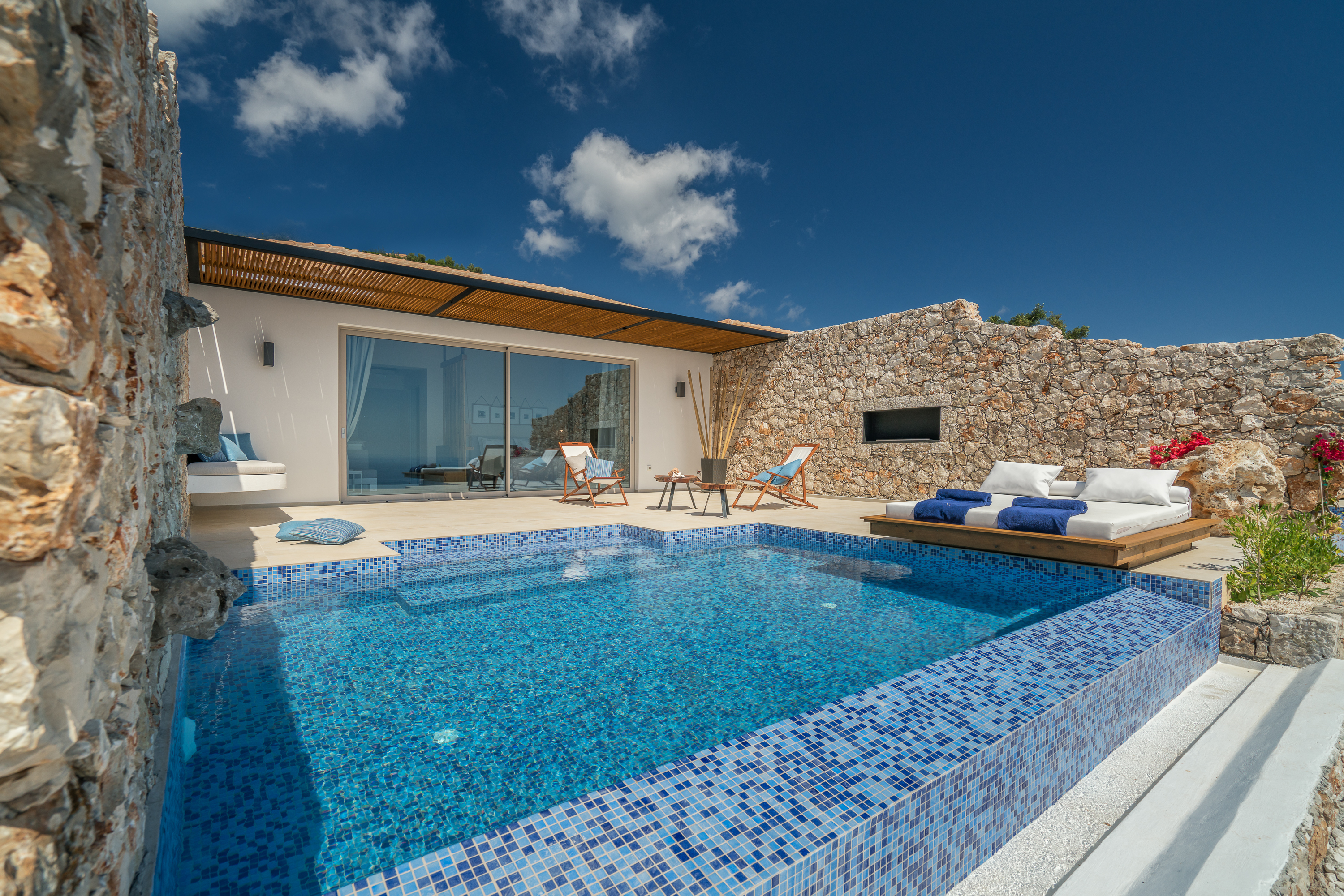 Emerald Villas & Suites