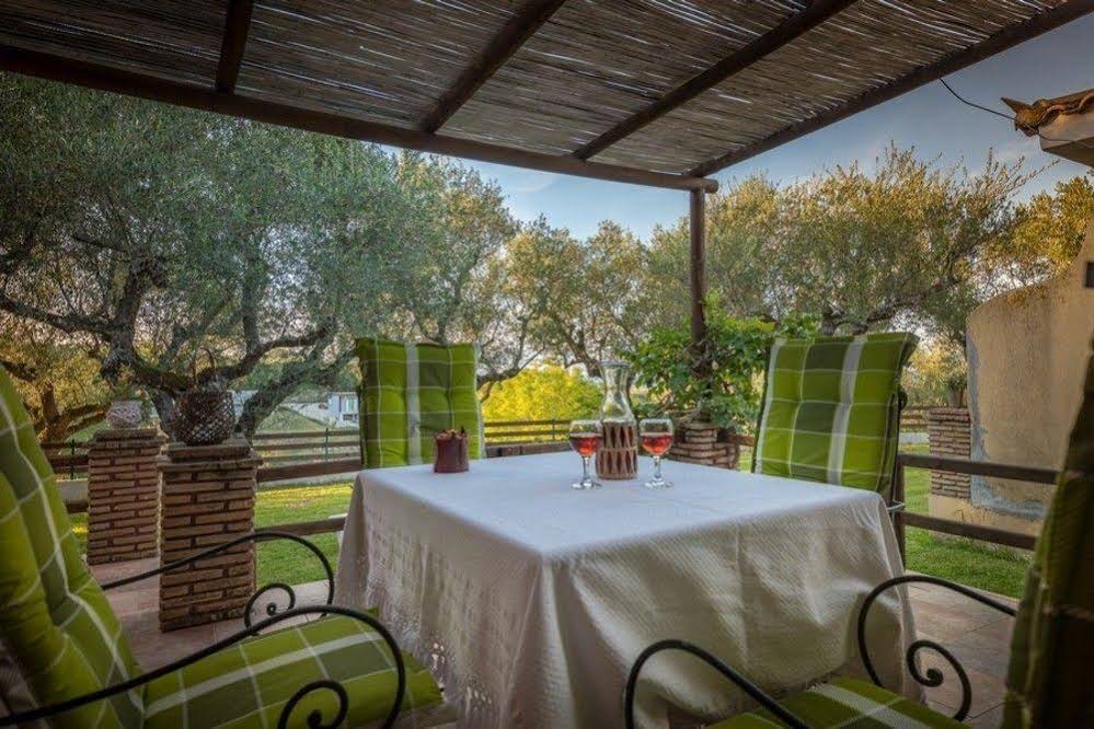 Ilyessa Cottages