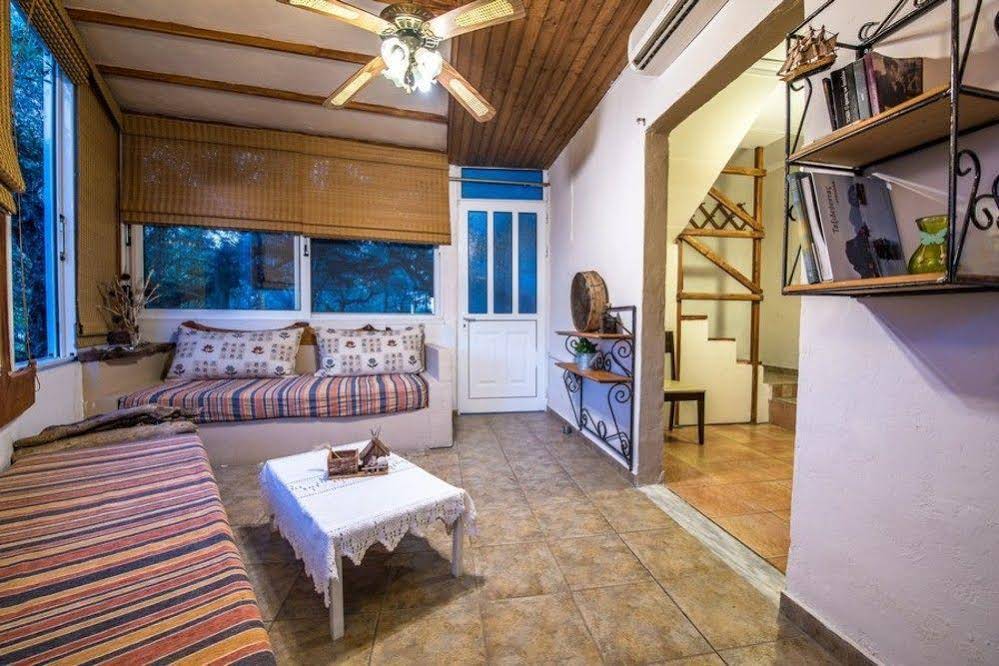 Ilyessa Cottages