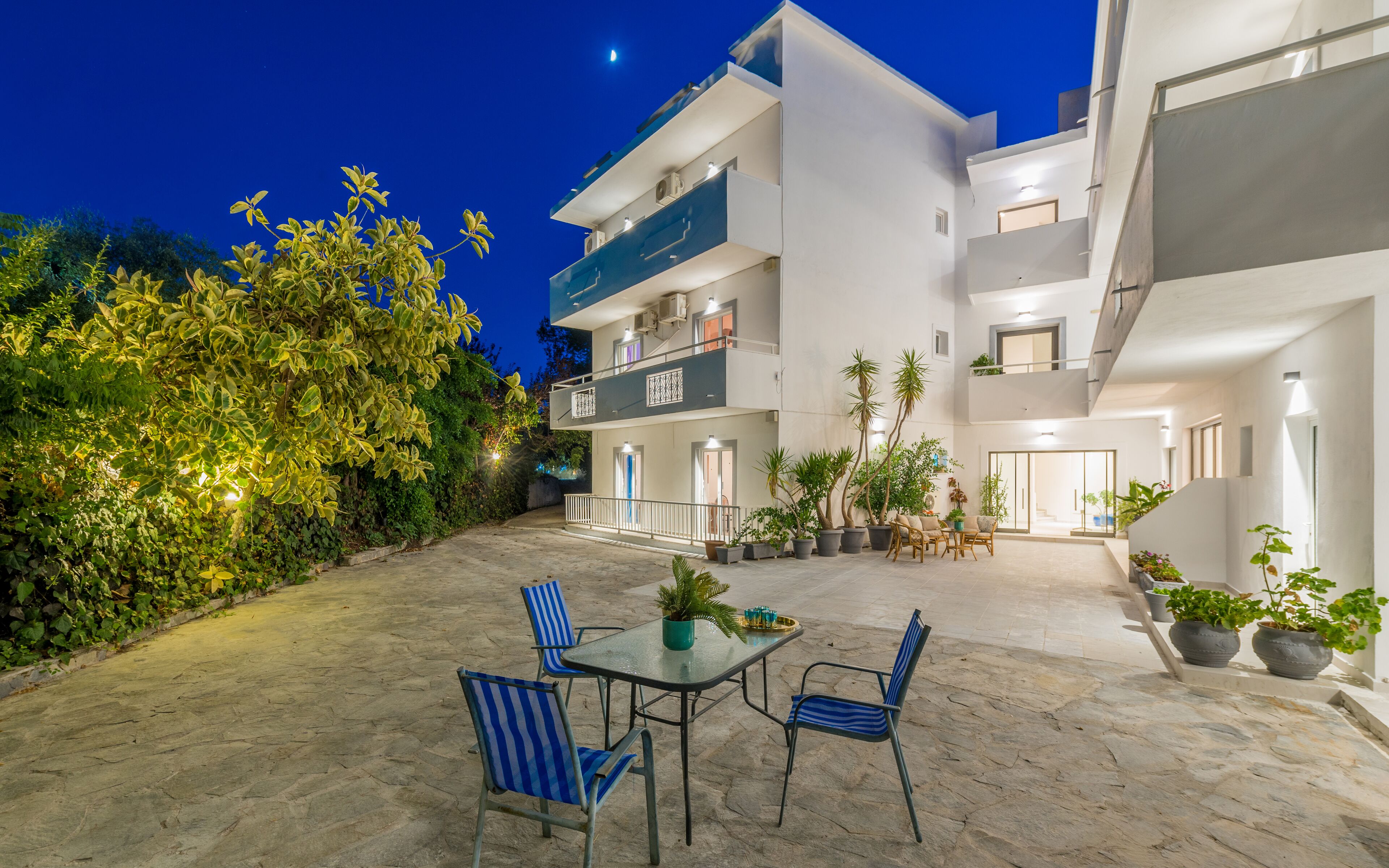 Isola Apartments Junior Suites