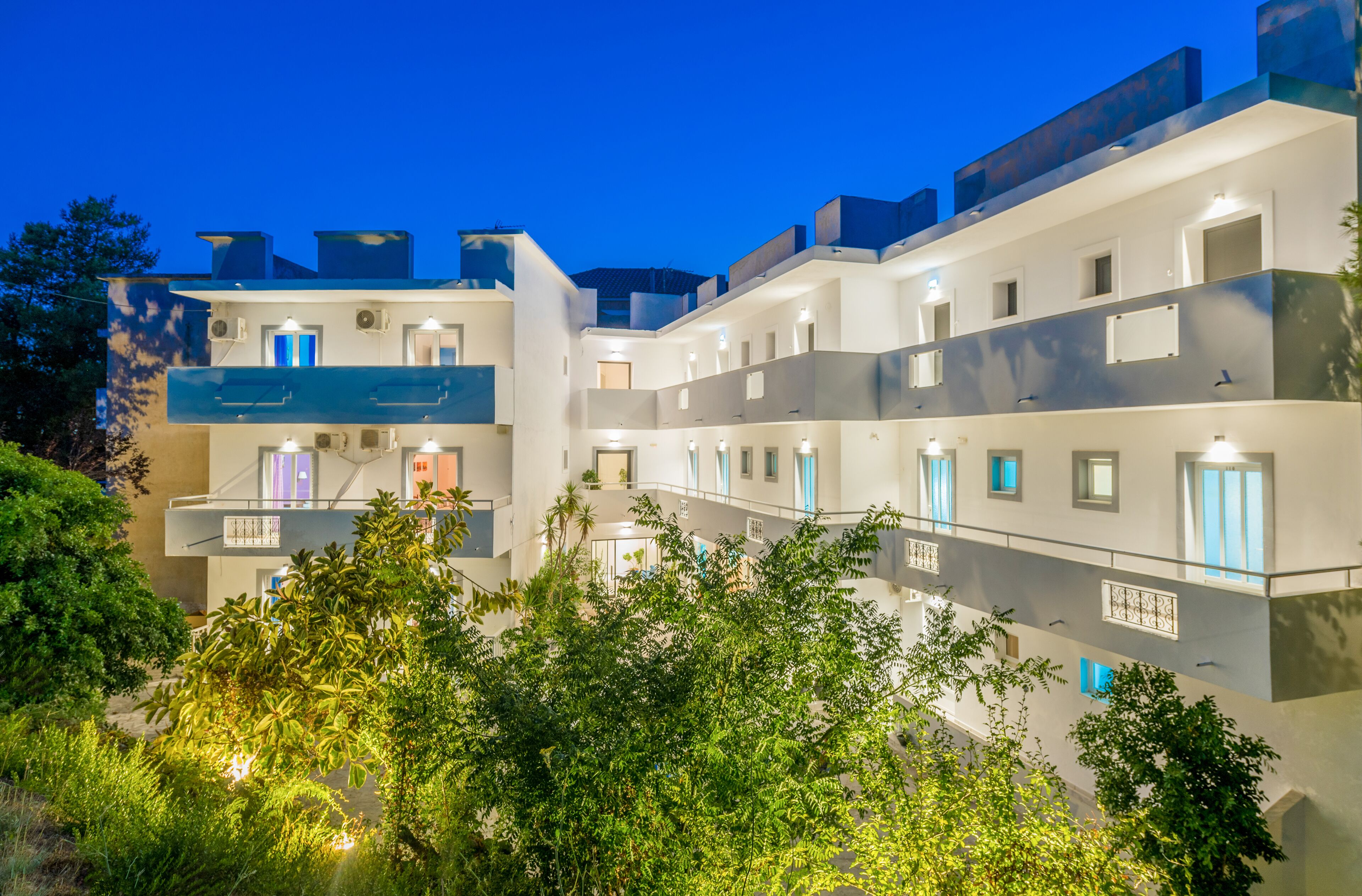 Isola Apartments Junior Suites