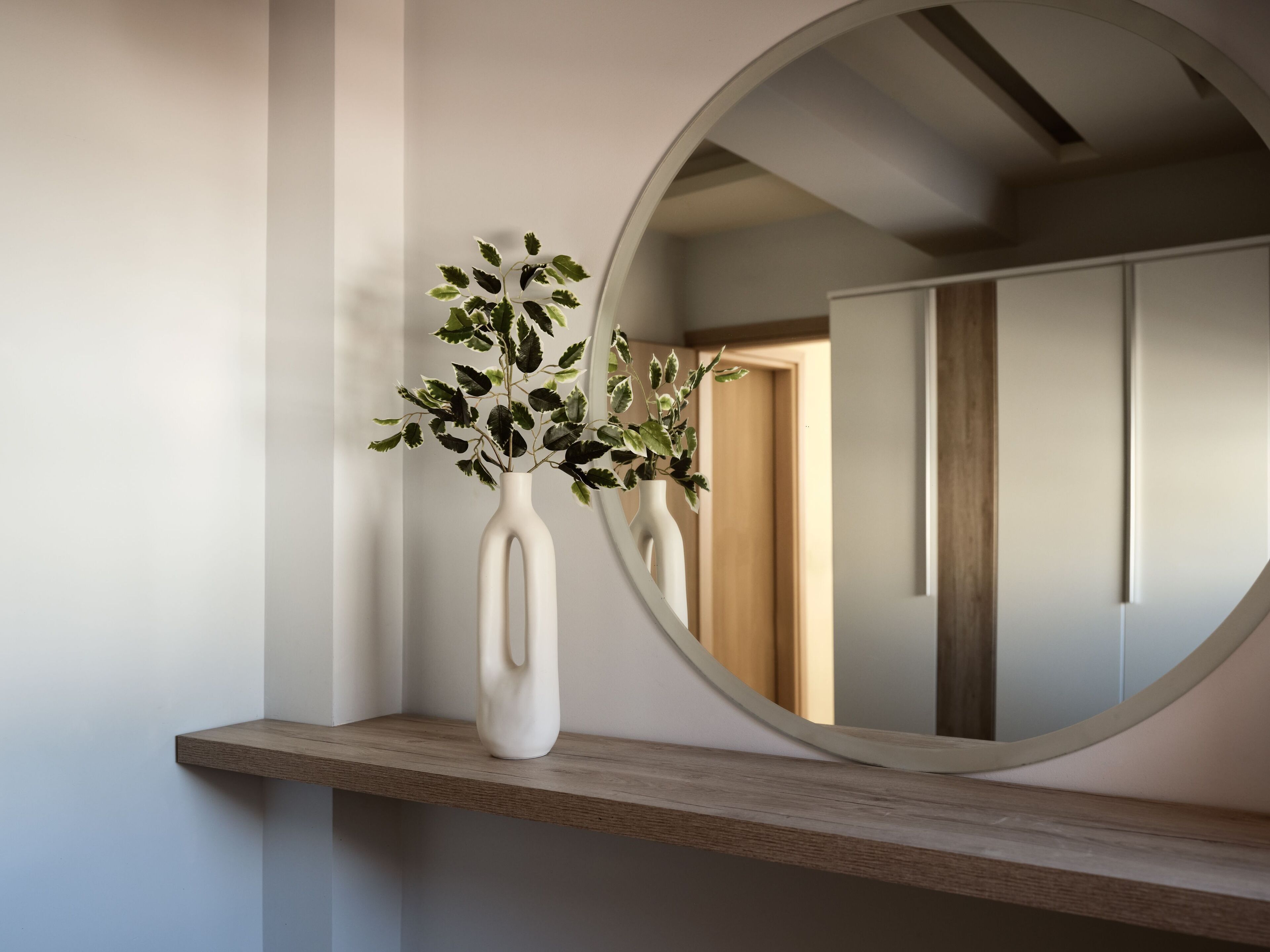 Laura Suites