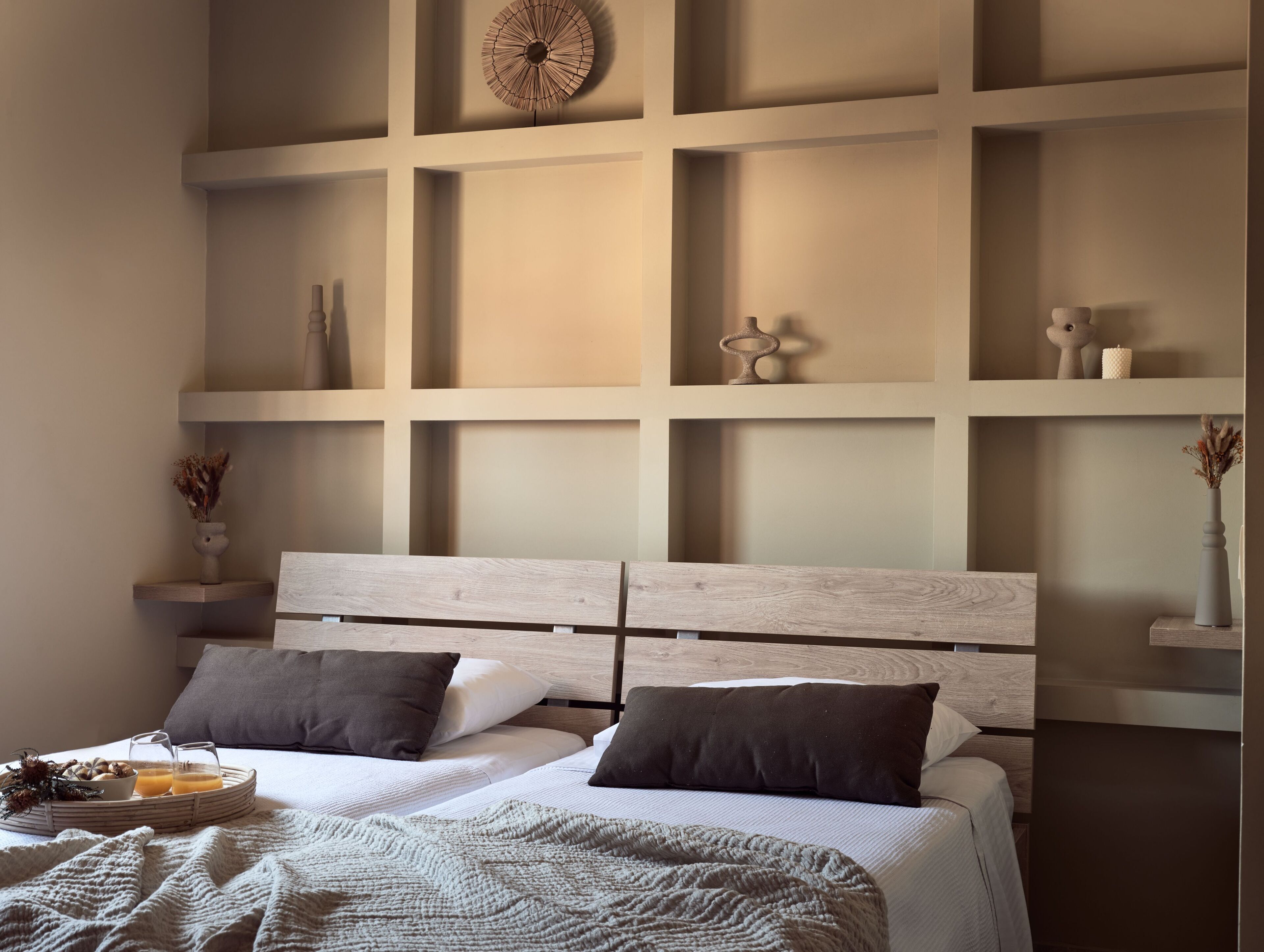Laura Suites