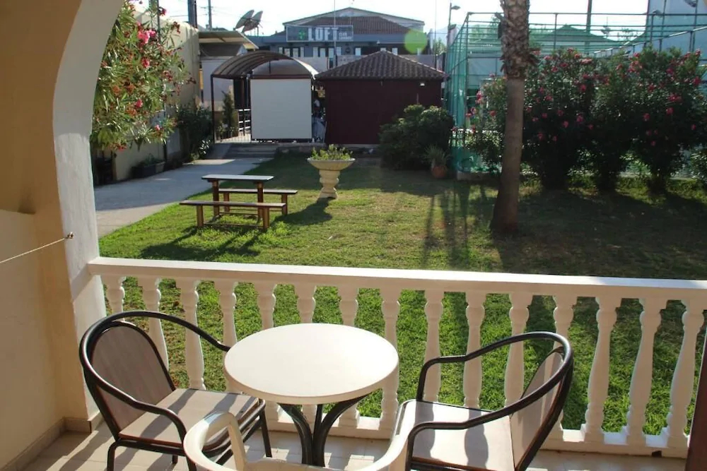 Medousa Apartments