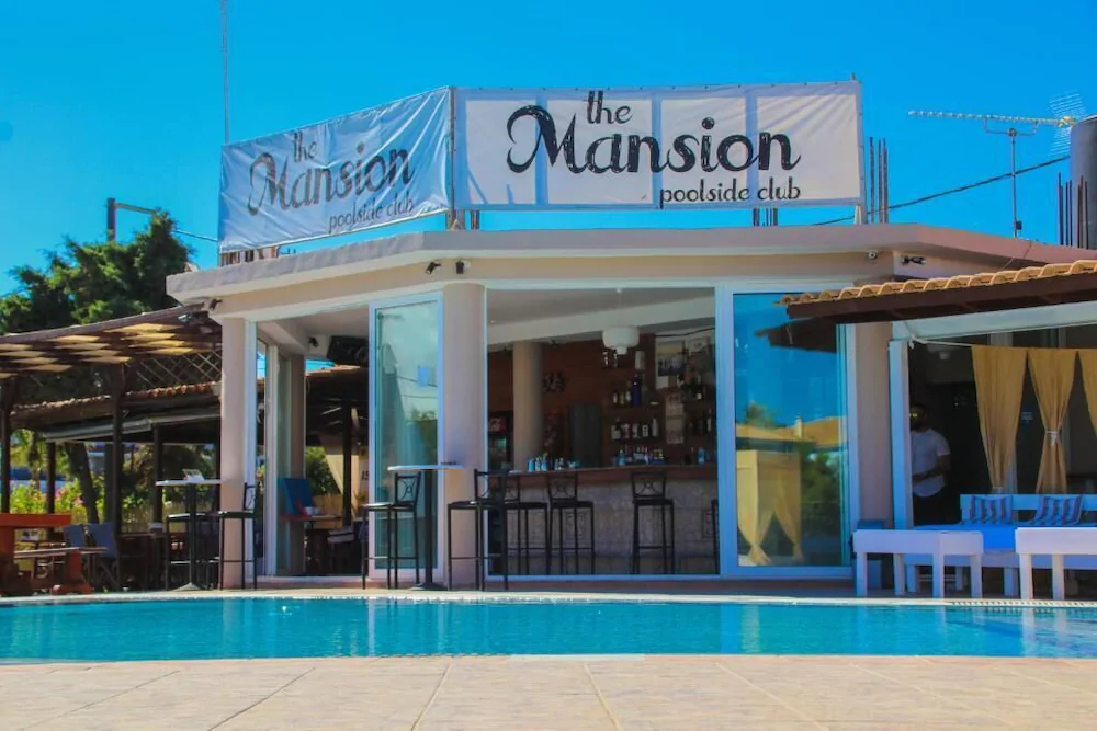 Medousa Apartments
