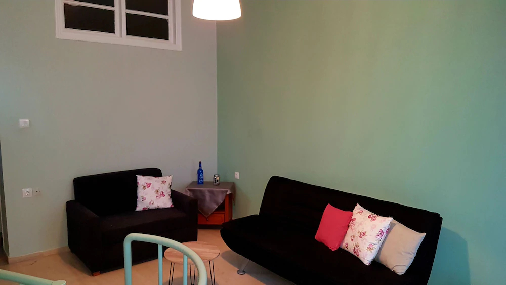 Reggina's Zante House