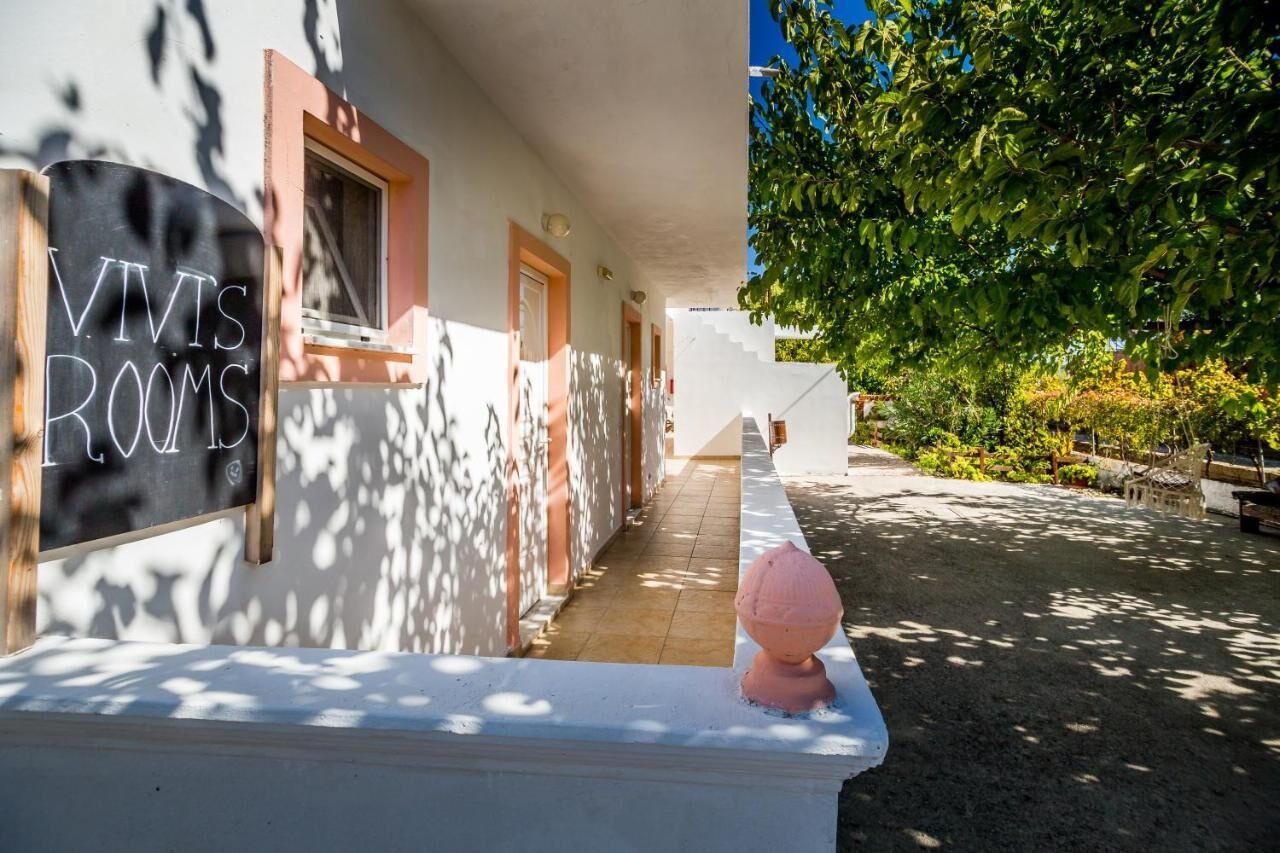 Vivi's Studios