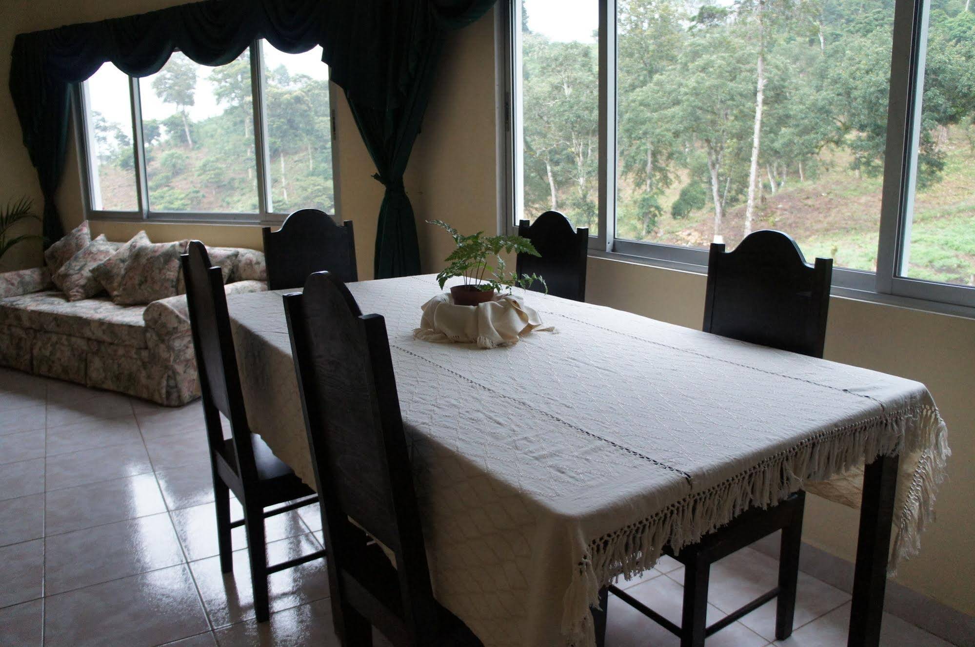Hotel y Restaurante Eco Chibulbut