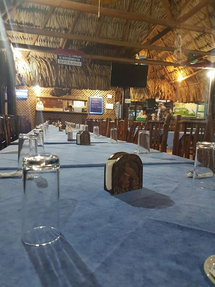 Hotel Vinas Del Lago