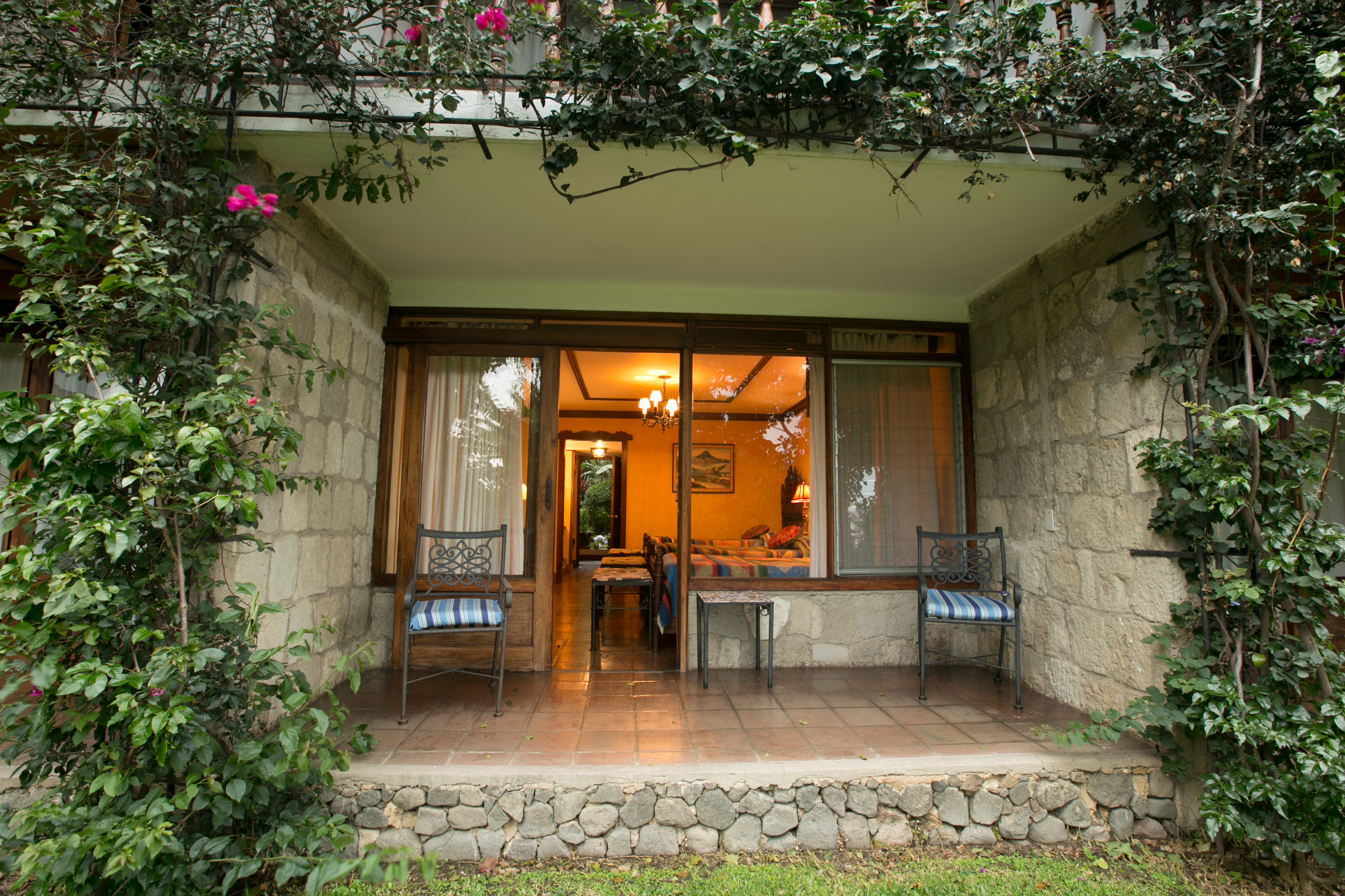 Hotel Atitlán Hotel & Jardines