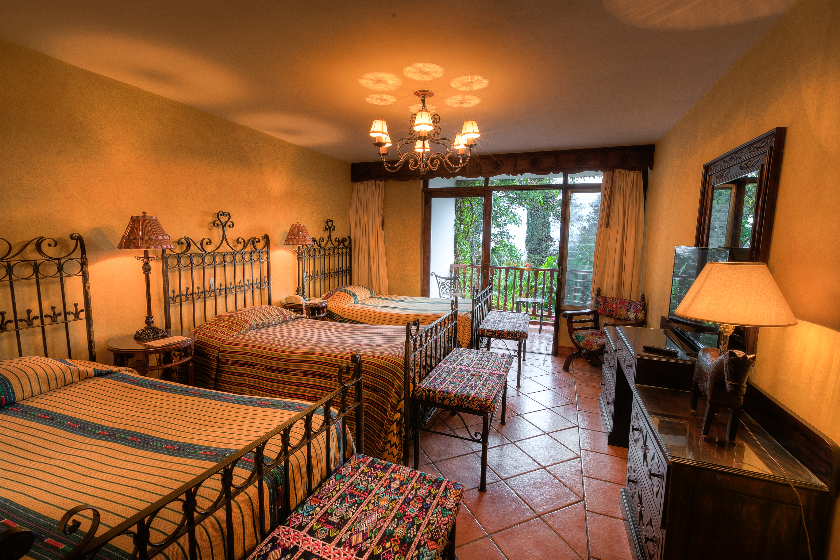 Hotel Atitlán Hotel & Jardines