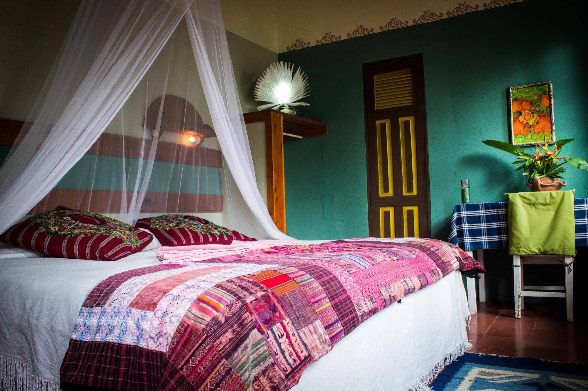 Hotel La Casa Rosa