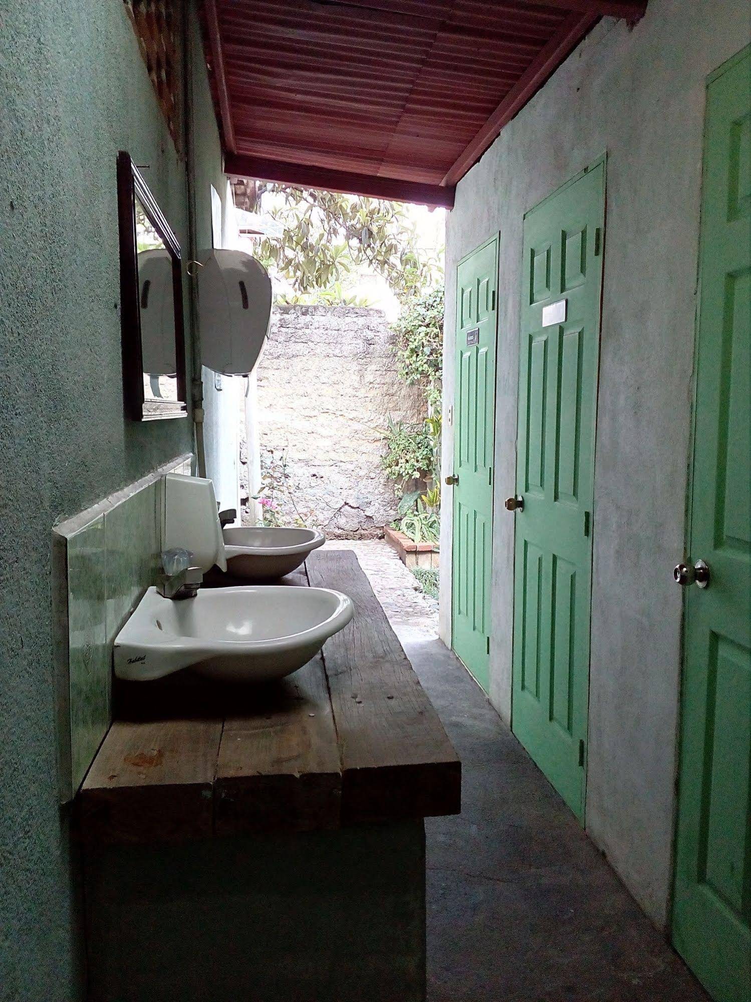 Hostel Restaurante Casa Jacaranda
