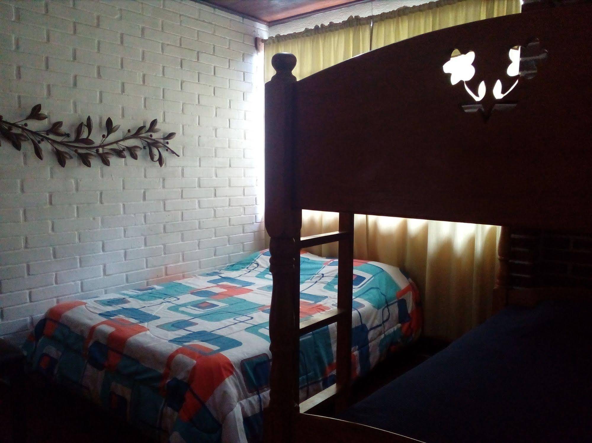 Hostel Restaurante Casa Jacaranda