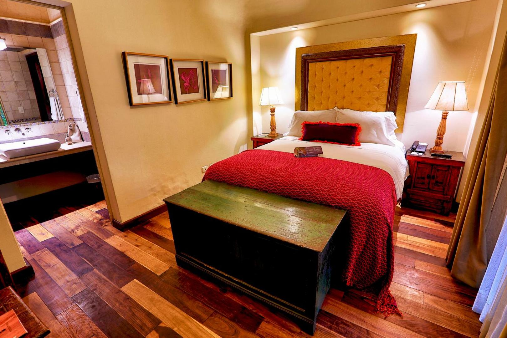 Pensativo House Hotel