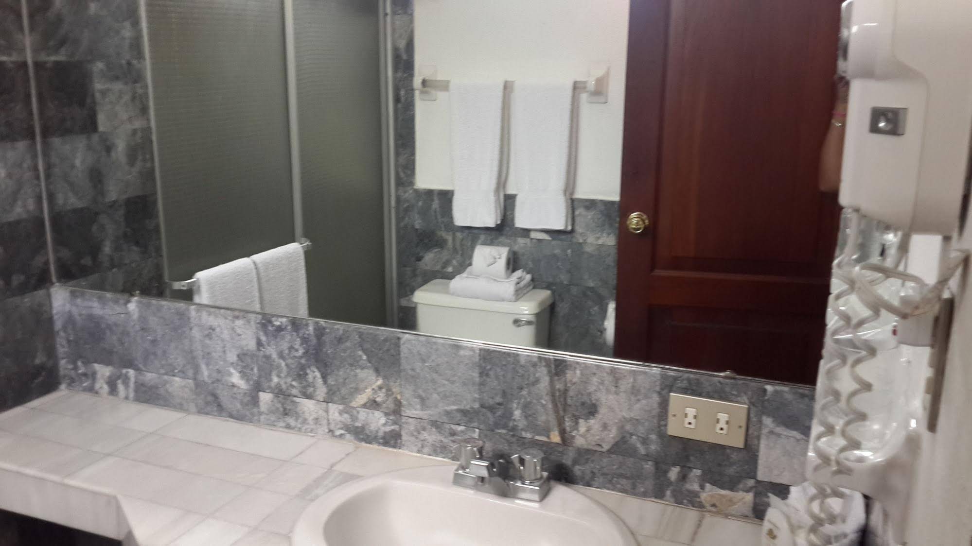 Apart-Hotel Suites Reforma